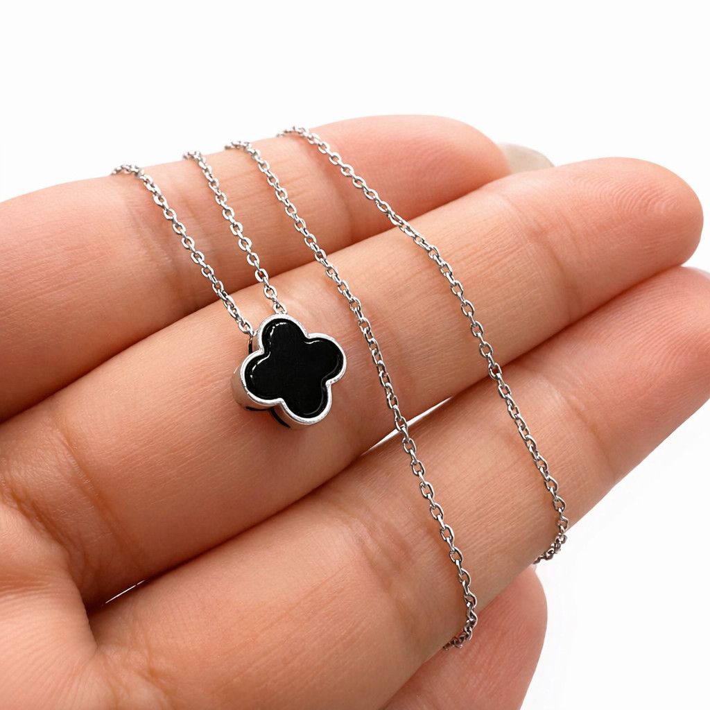 Sterling Silver Vintage 925 Sterling Silver Black Clover Necklace Size ONE SIZE - 1 Thumbnail