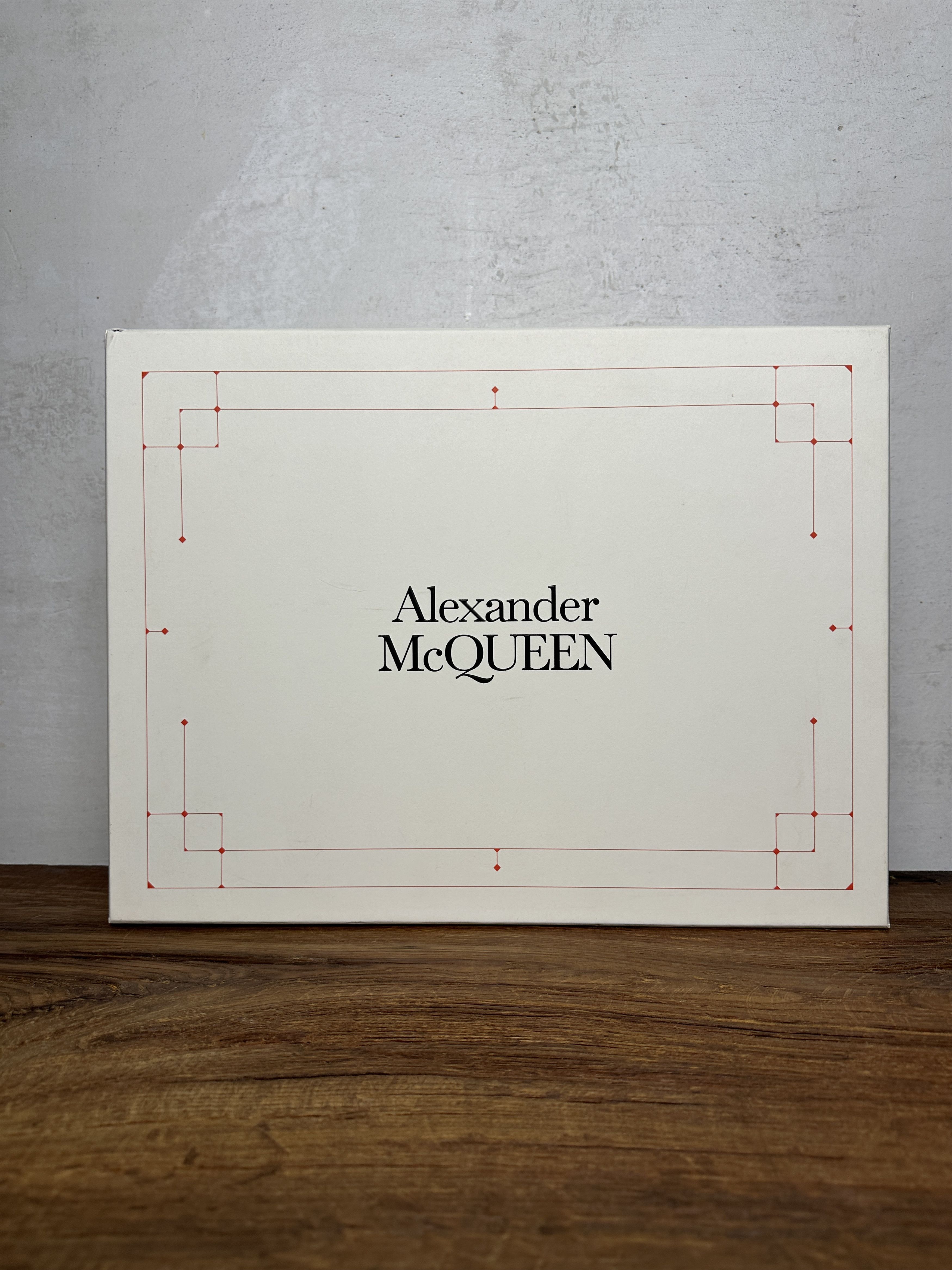 Alexander McQueen ALEXANDER MCQUEEN White Tread Slick Low Sneakers Size US 10 / EU 43 - 16 Thumbnail