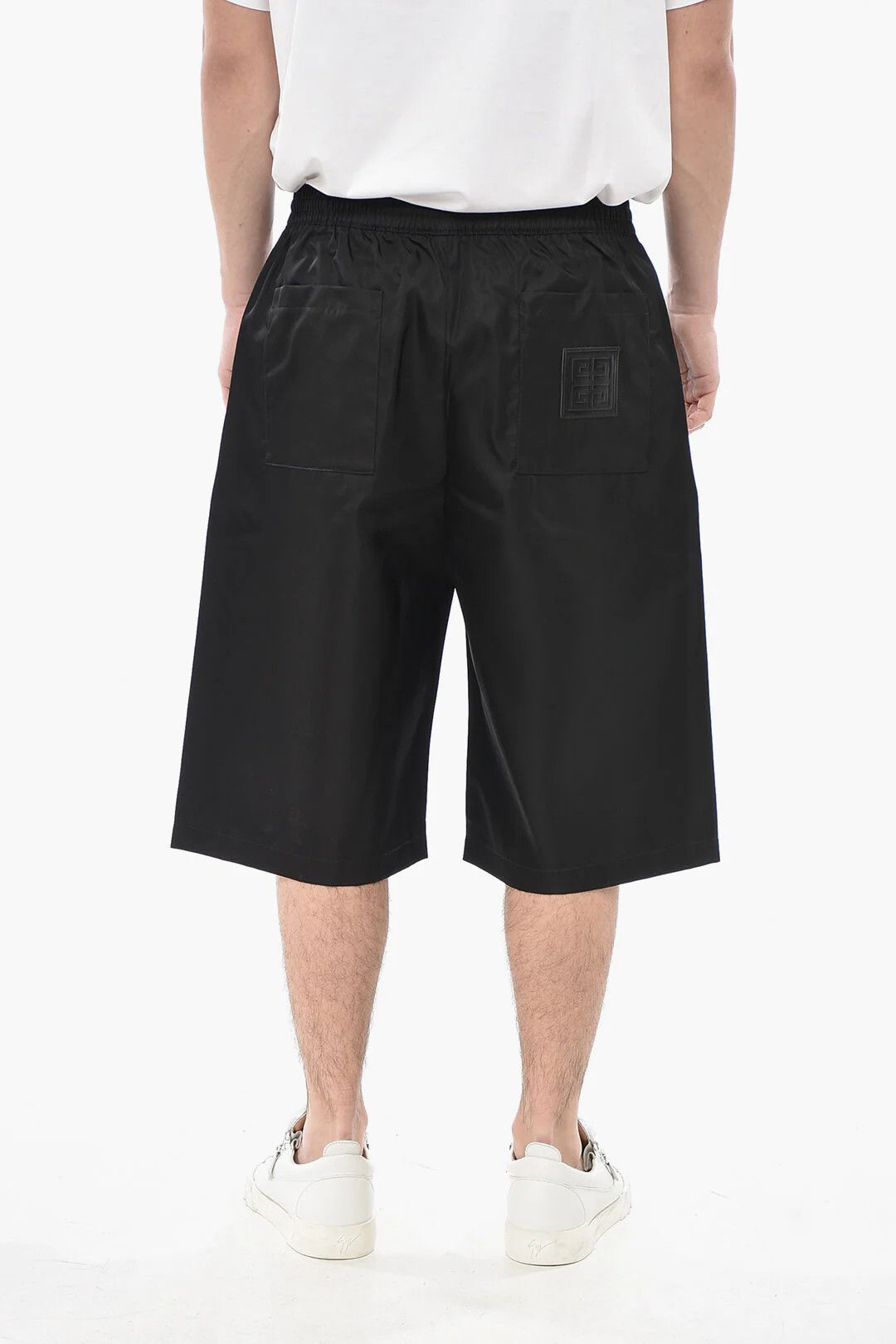 Givenchy og1mm0326 Nylon Short in Black Size US 36 / EU 52 - 2 Thumbnail