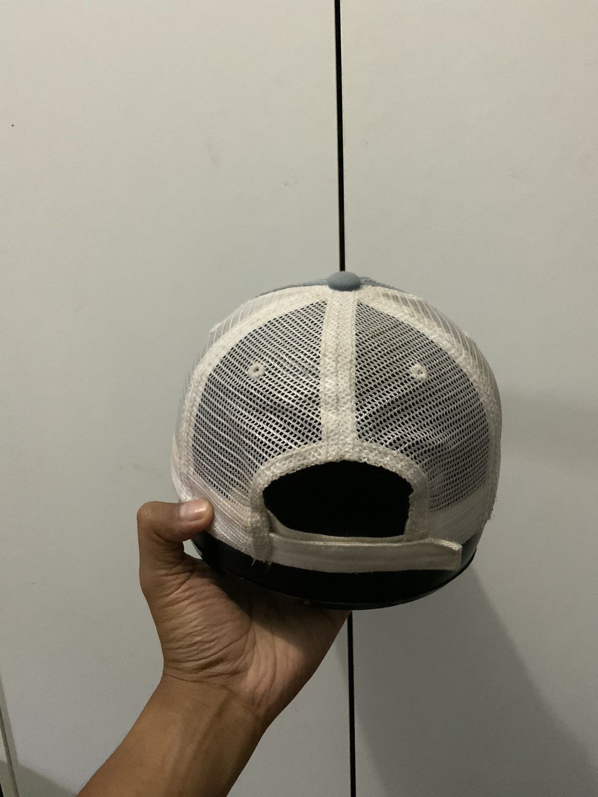 Japanese Brand Yellowstone Distressed Archive Fade Trucker Hat Size ONE SIZE - 4 Thumbnail