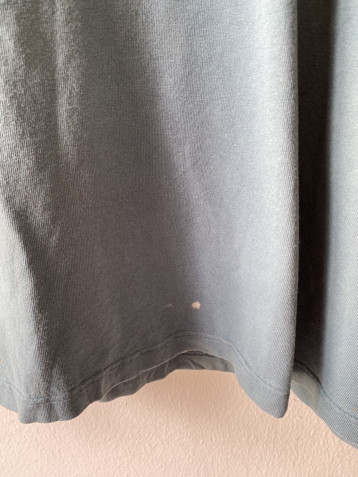 Guess × Vintage Vintage 90’s Guess Centre Logo Distressed T Shirt Size US L / EU 52-54 / 3 - 12 Thumbnail