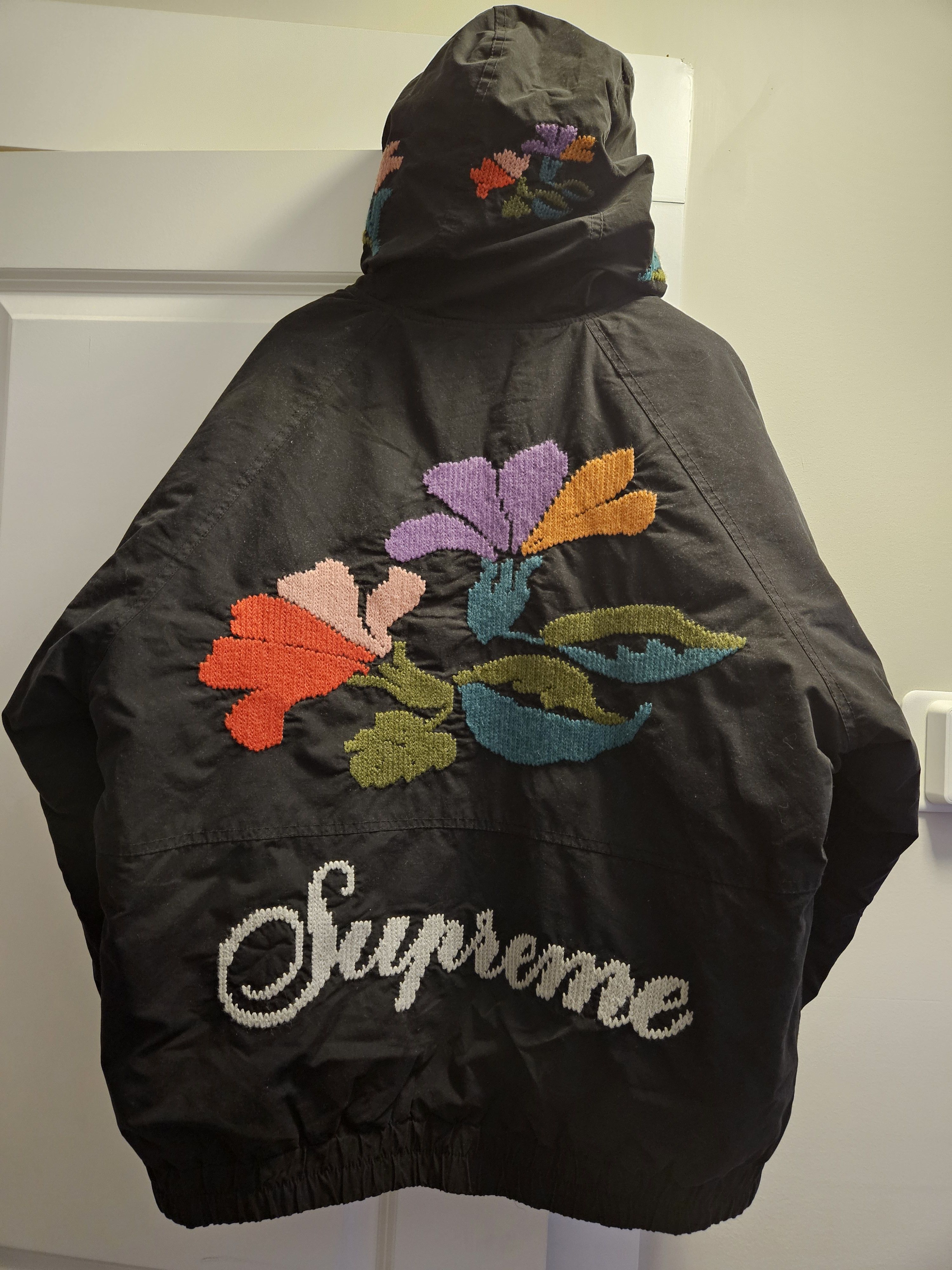 ジャケット・アウター supreme Needlepoint Hooded Jacket L Supreme Needlepoint Hooded Jacket Black Size XL Flower Water