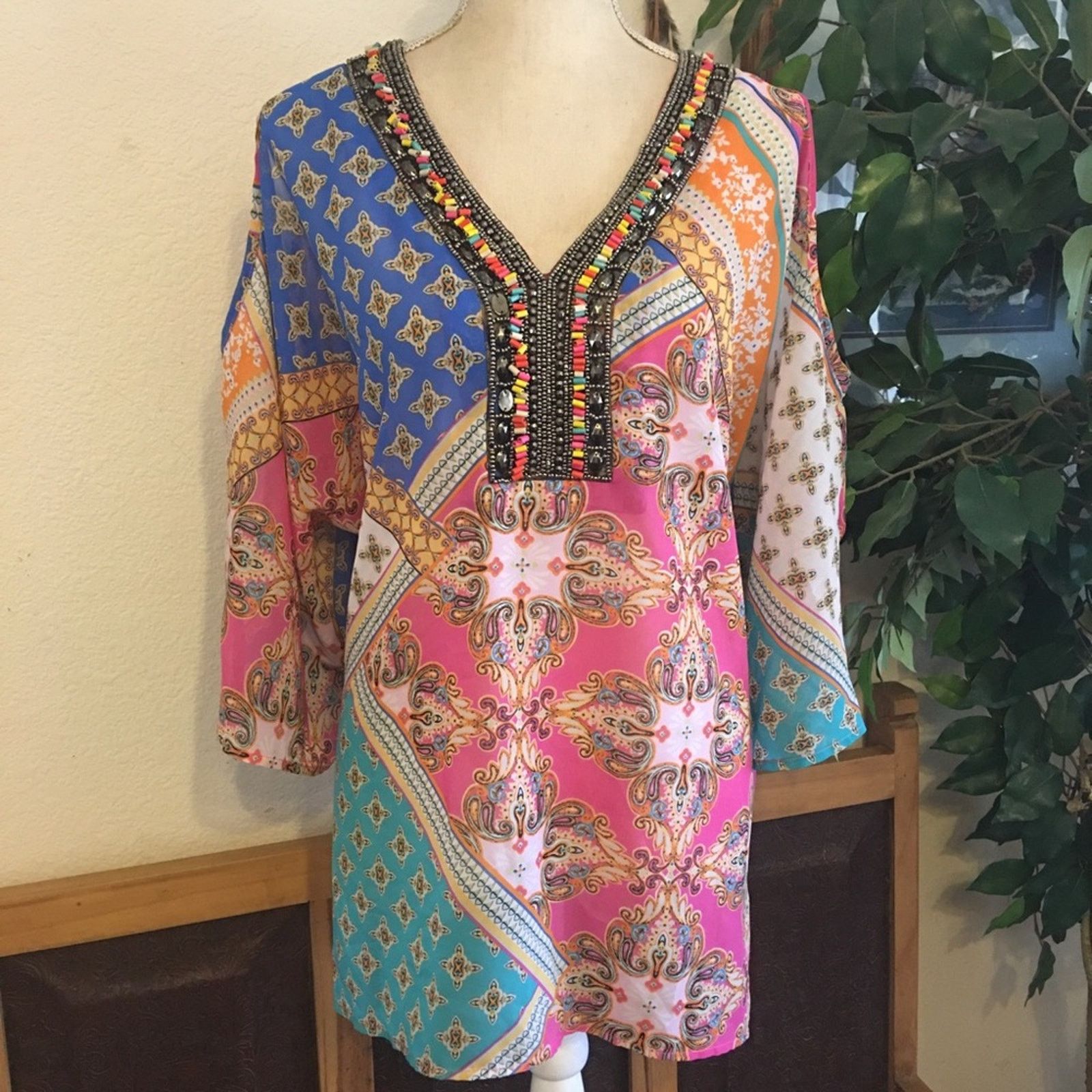 Other Melissa Paige cold shoulder sleeve beaded top Size L / US 10 / IT 46 - 1 Thumbnail