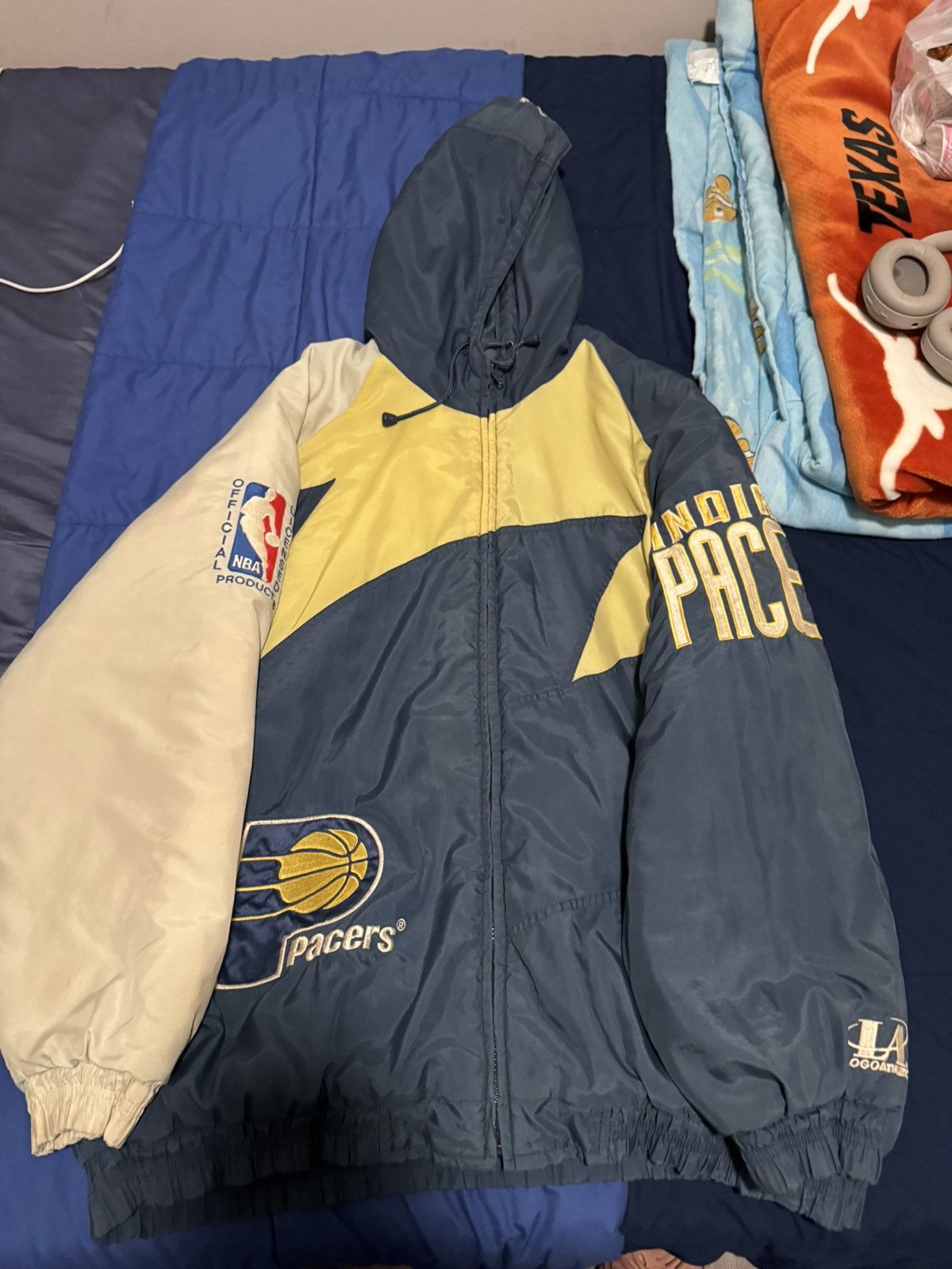 image of Logo Athletic Vintage 1990S Indiana Pacers Sharktooth Jacket in Yellow, Men's (Size XL)