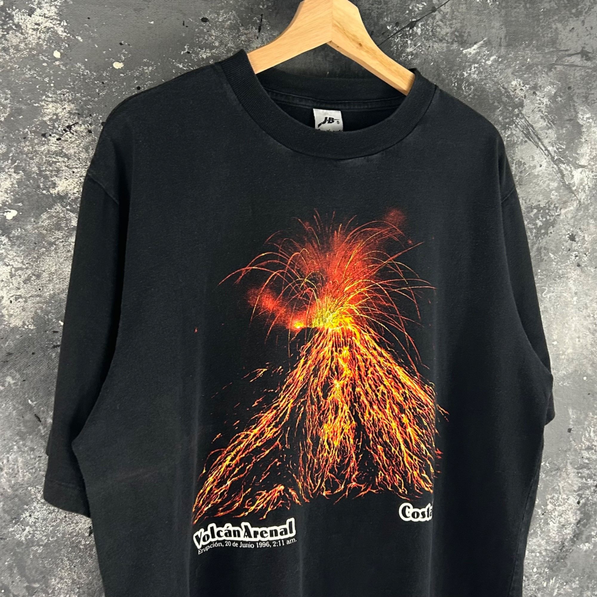 Vintage Vintage 1996 Volcán Arena nature shirt Size US XL / EU 56 / 4 - 2 Thumbnail