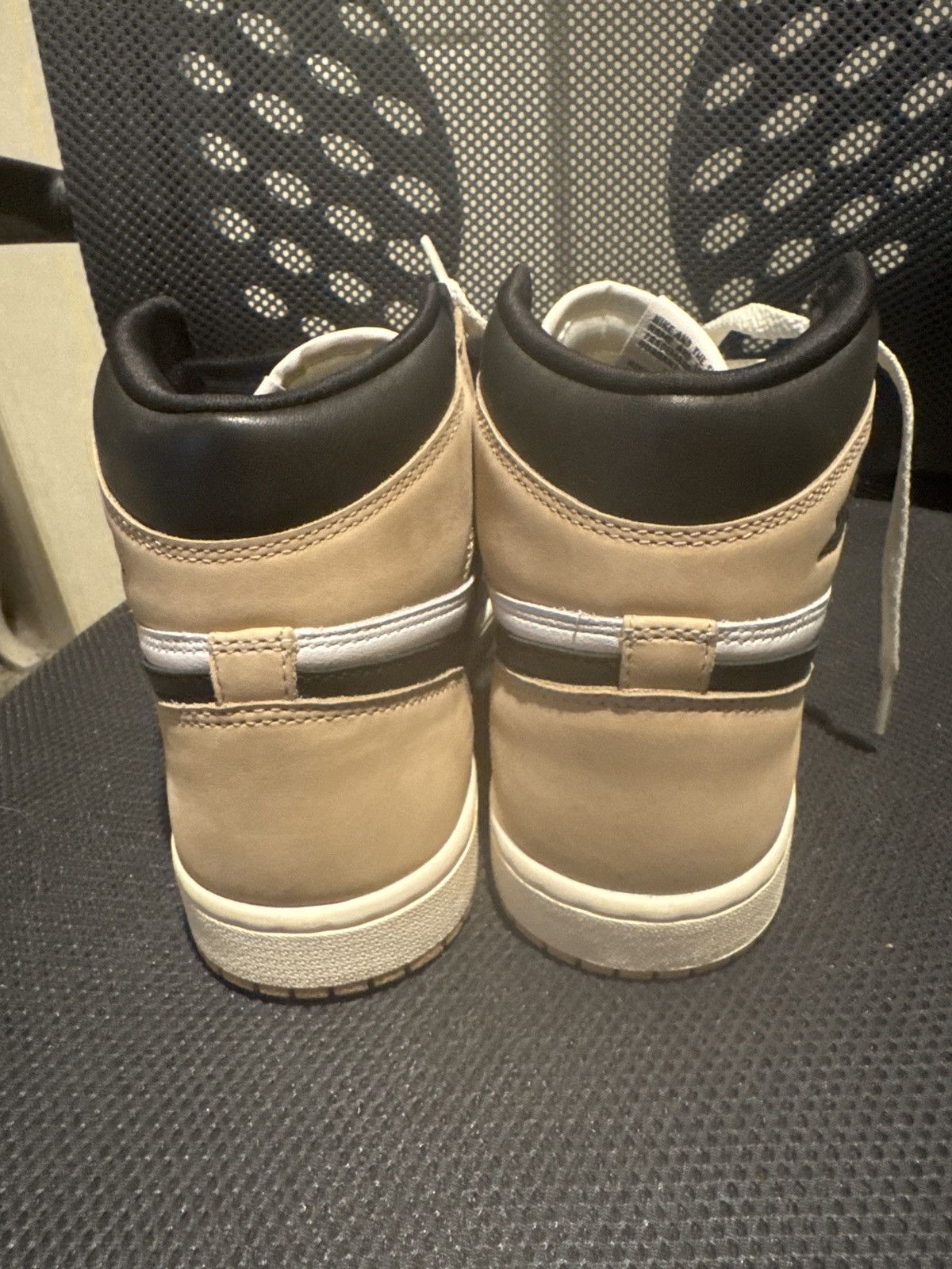 Jordan Brand × Nike Air Jordan Retro High OG Size US 9 / EU 42 - 3 Thumbnail