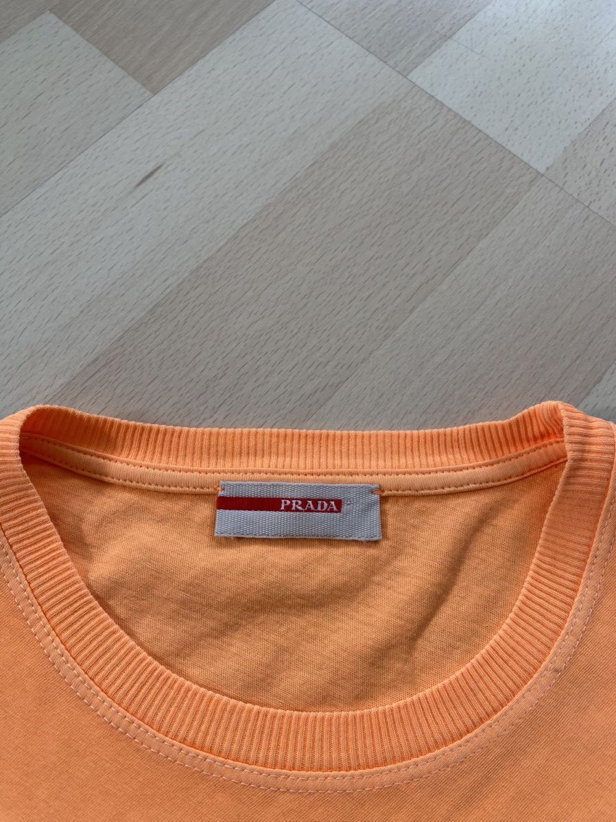 Prada Vintage Prada Small Tab T-Shirt Size US S / EU 44-46 / 1 - 4 Thumbnail