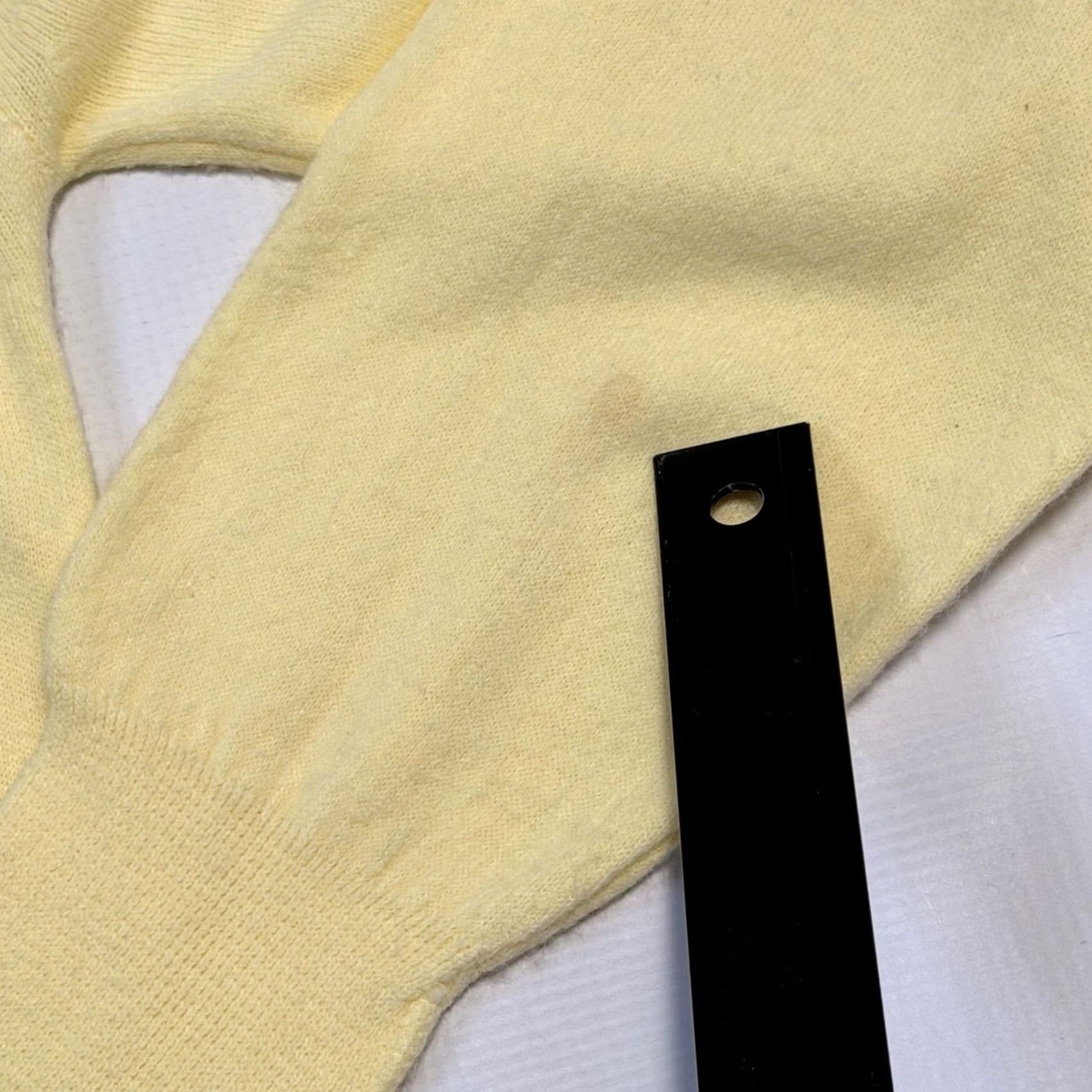 Vintage VINTAGE Aureus Sweater Pullover Mens M Yellow V-Neck Acrylic Patch 90s Size US M / EU 48-50 / 2 - 3 Thumbnail