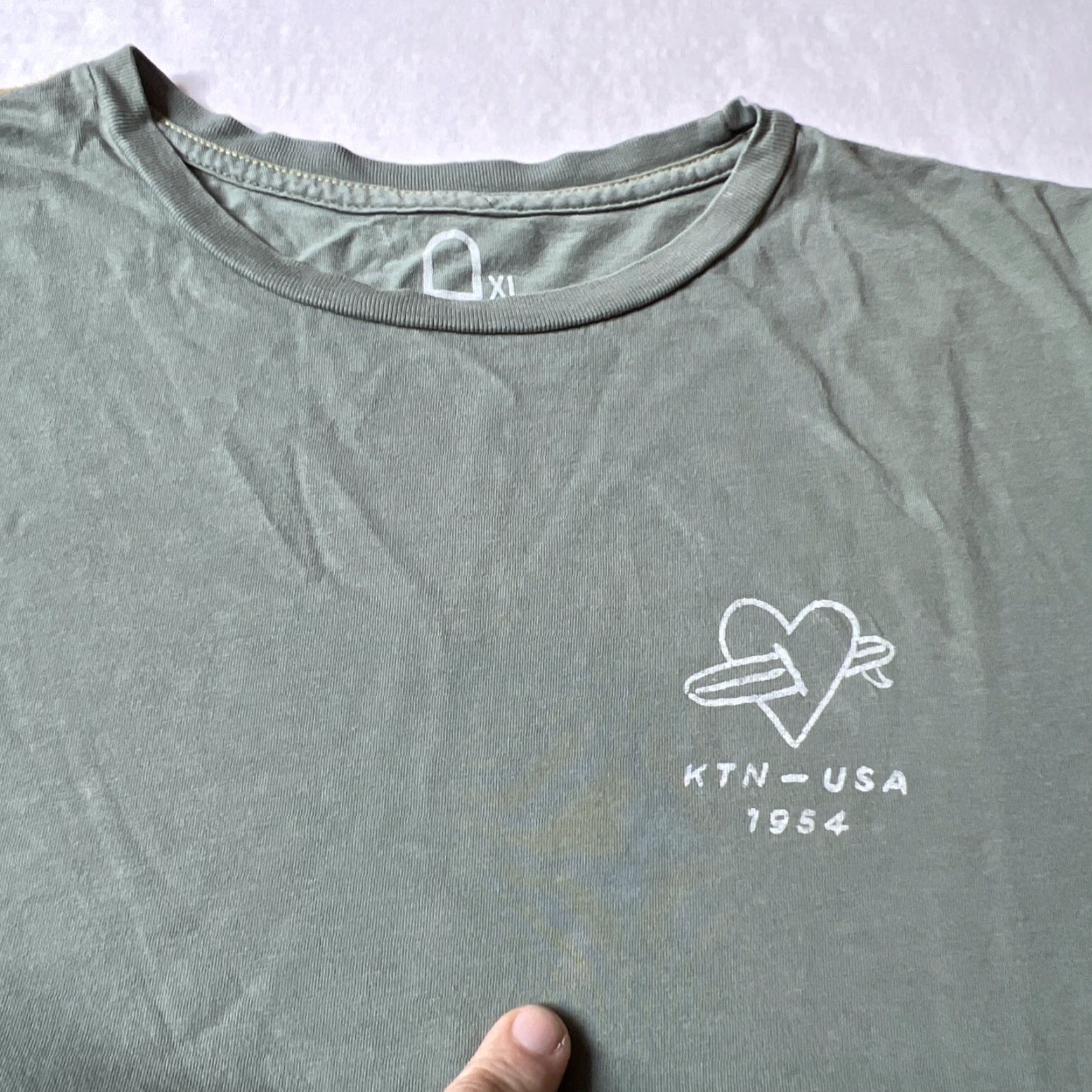 Katin Katin U.S.A. Green Surfing Surfer Shirt XL Mens Short Sleeve Crew Neck Graphic Print Logo Vintage Surfer Theme 1954 T-Shirt Cotton Size US XL / EU 56 / 4 - 6 Thumbnail