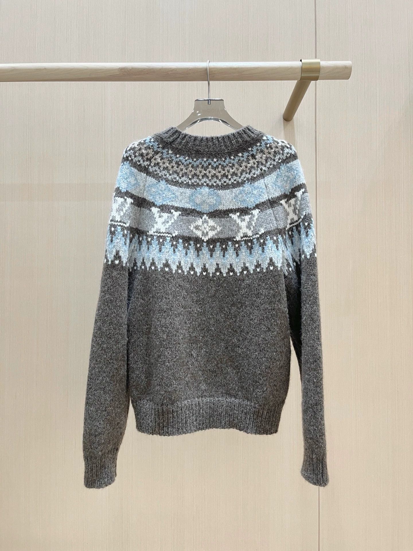 Louis Vuitton Lv Snow Series Brown Sweater M Zhong Chuxi Like New Size M / US 6-8 / IT 42-44 - 2 Thumbnail