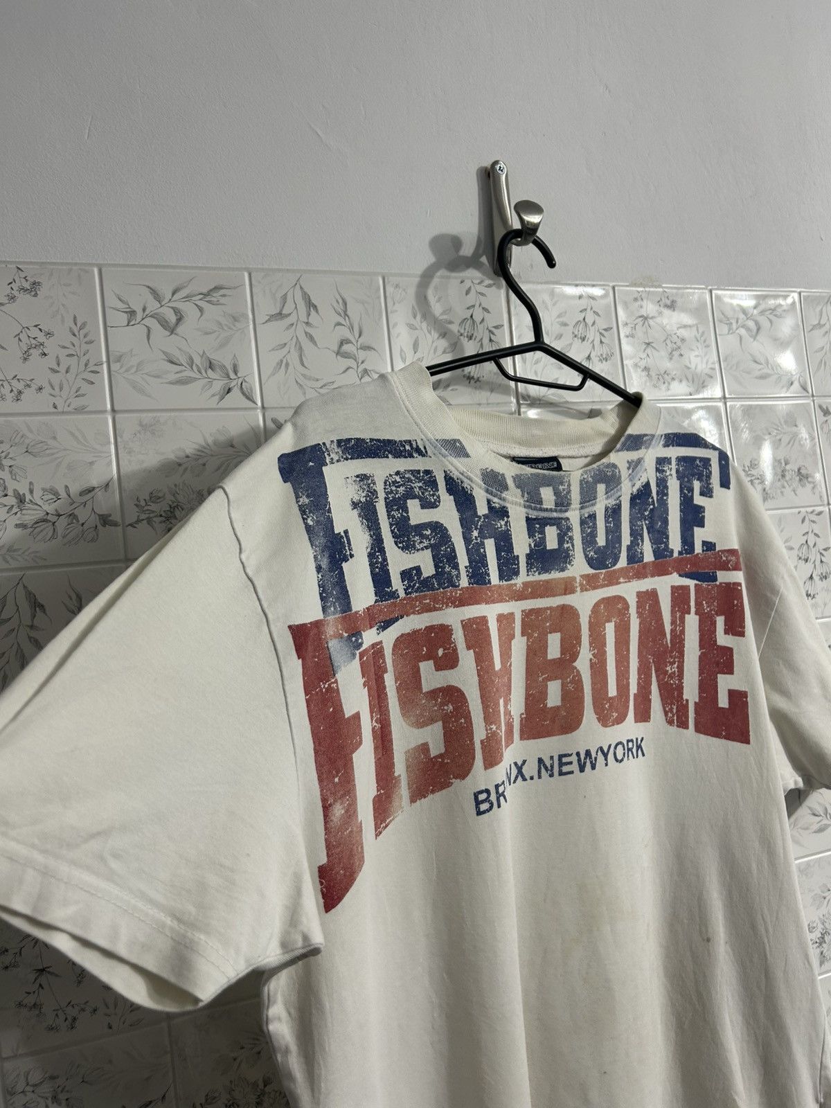 Japanese Brand × Vintage Vintage Fishbone T-Shirt | Y2K / 90s vibes Size US M / EU 48-50 / 2 - 2 Thumbnail