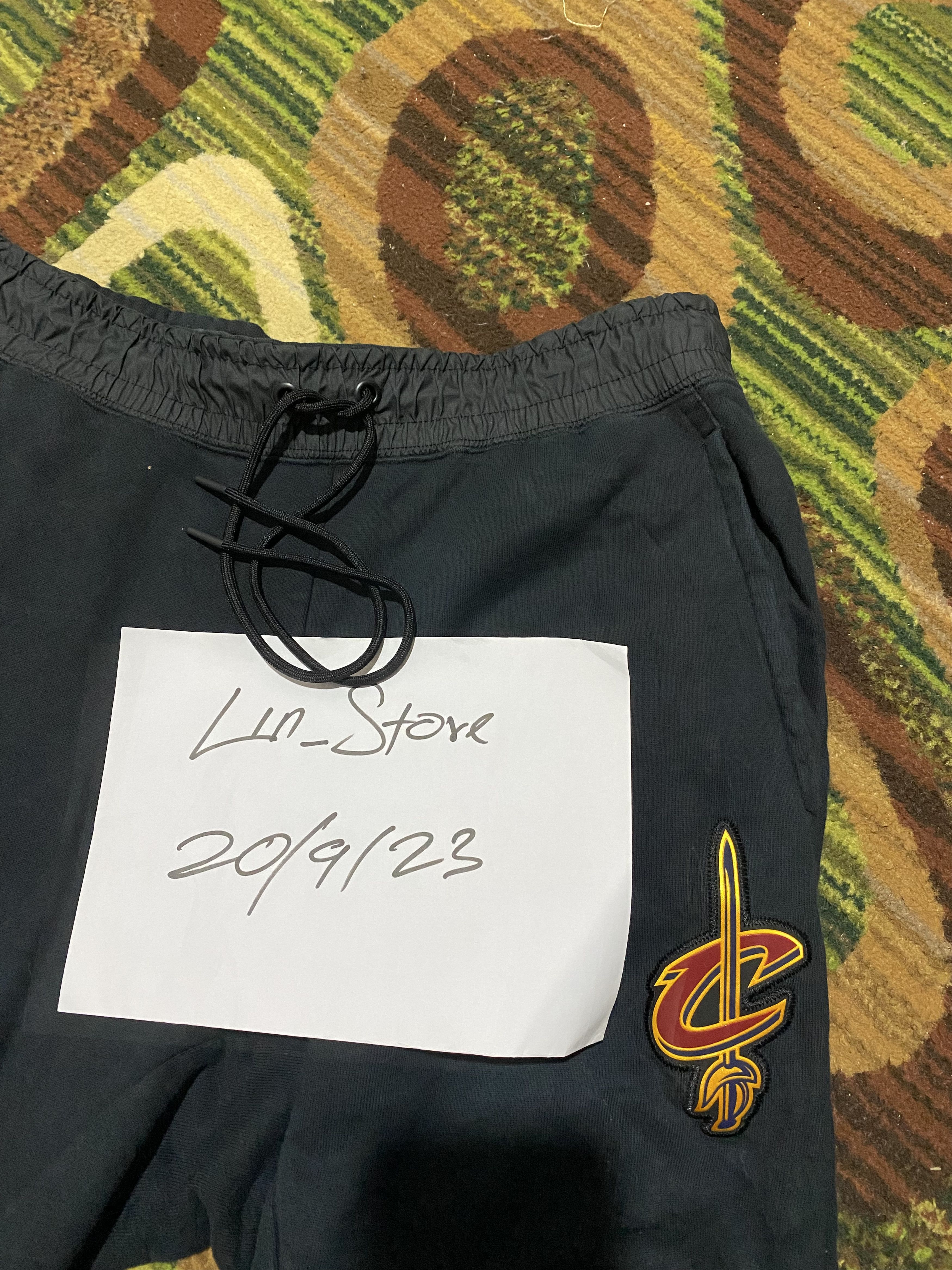 NBA × Nike Vintage Nike Cavaliers NBA Basketball Sweatpants Size US 29 - 9 Thumbnail