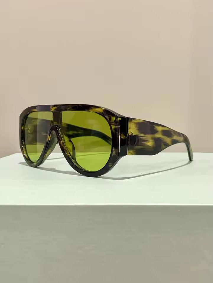 Vintage Retro Style Big Frame Sunglasses Size ONE SIZE - 1 Thumbnail