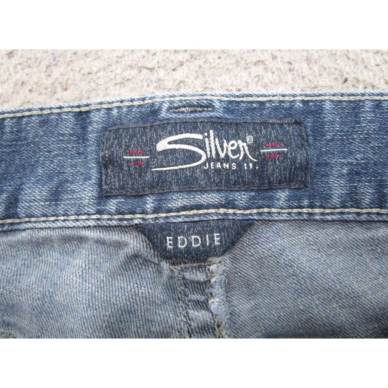Silver Jeans Co. Silver Jeans Co Eddie Jeans Mens 5-Pocket Design Straight Fit Denim Blue 32x34 Mid Rise Cotton Vintage No Logo 32 Regular Size Inseam 34 Size US 32 / EU 48 - 4 Thumbnail