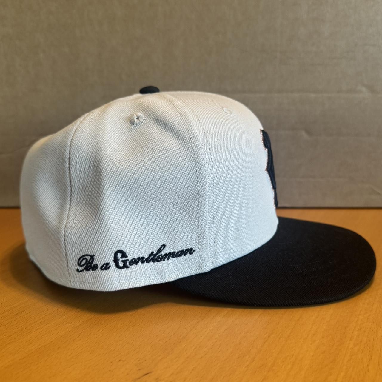 New Era NEW ERA Yomiuri Giants Stone/Black Be a Gentleman Fitted Cap Size ONE SIZE - 2 Thumbnail