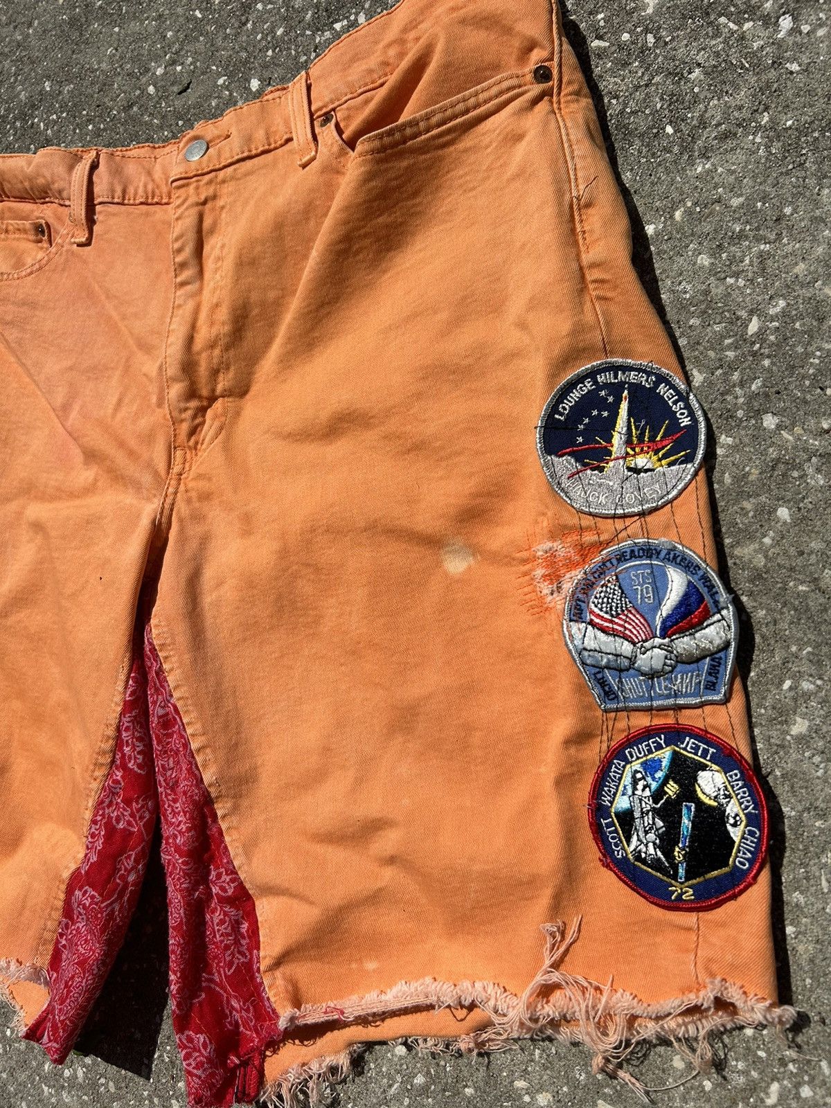 Levi's 1/1 Your World space launch patchwork orange Levi’s shorts Size US 38 / EU 54 - 2 Thumbnail