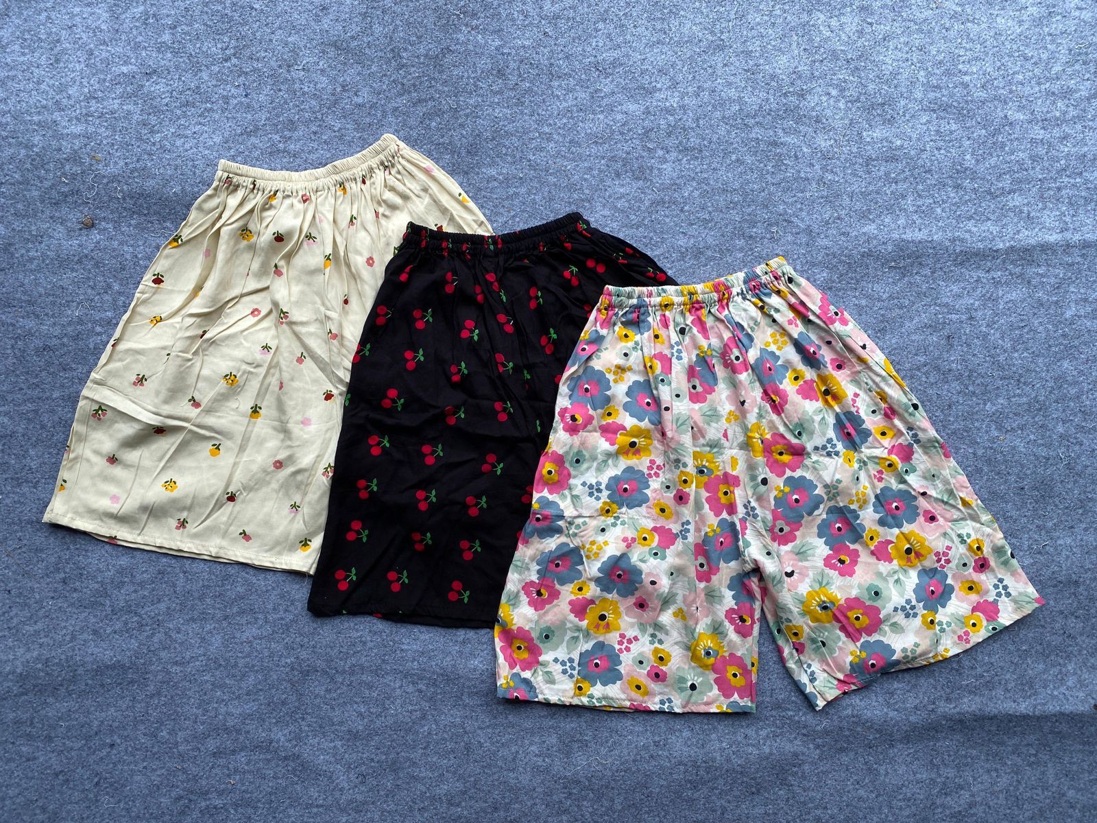 Other CHEAP RAYON DRESSED PANTS - PACKAGE OF 5 RANDOM MOTIFS Size 24" / US 00 / IT 34 - 4 Thumbnail