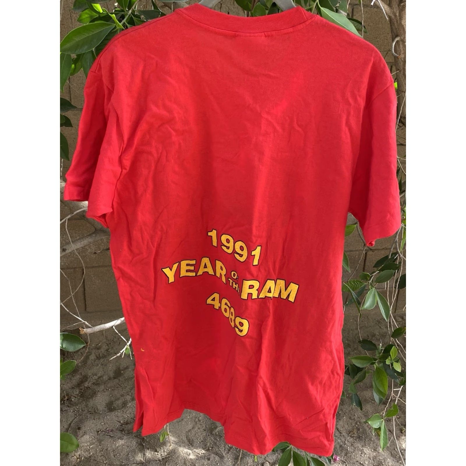Hanes VINTAGE Hanes Year Of The Ram T-Shirt L USA Made Red Graphic Front Back 1991 90s Mens Size US L / EU 52-54 / 3 - 5 Thumbnail