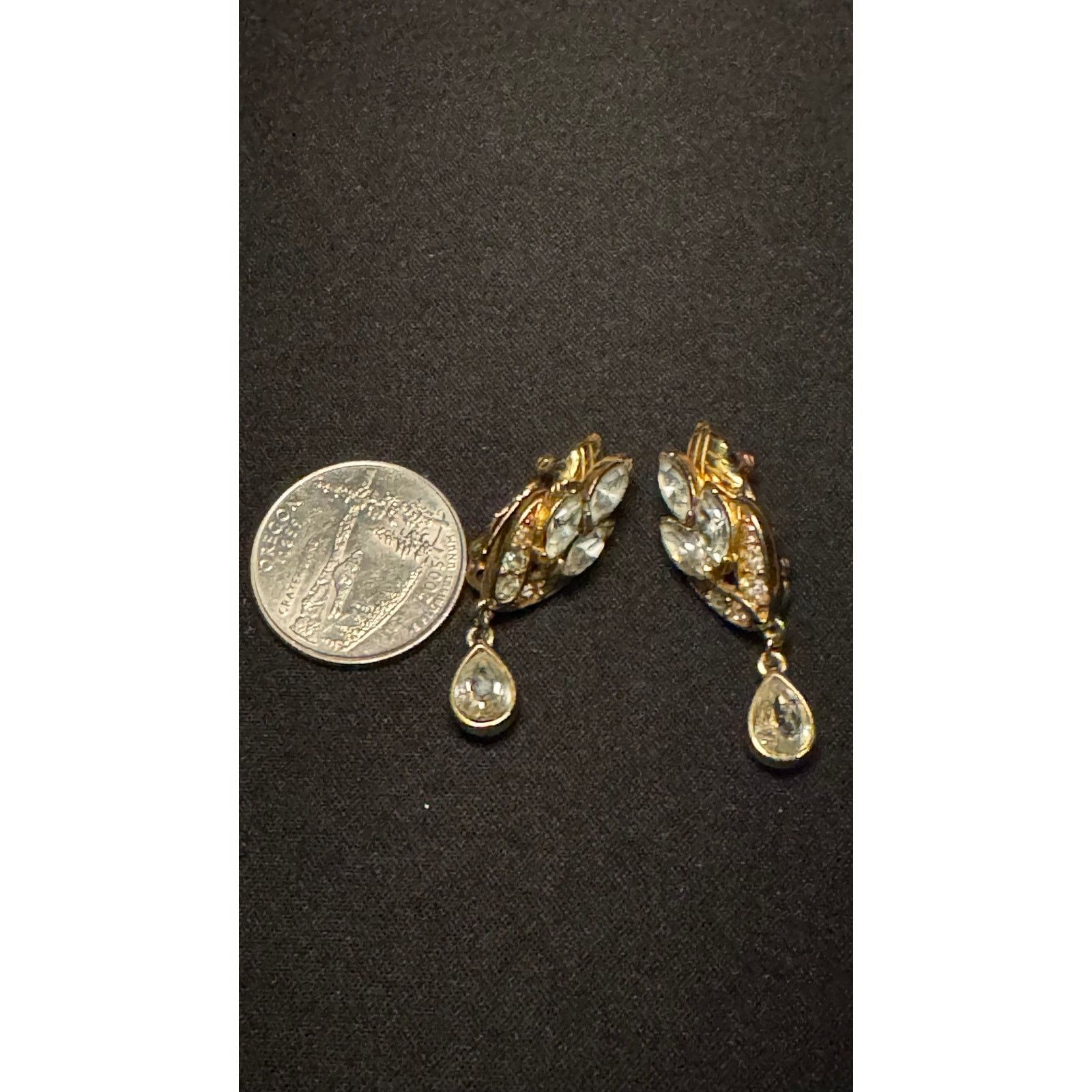 Other Vintage Crown Trifari Dangle Drop Crystal Clip On Earrings Size ONE SIZE - 4 Thumbnail