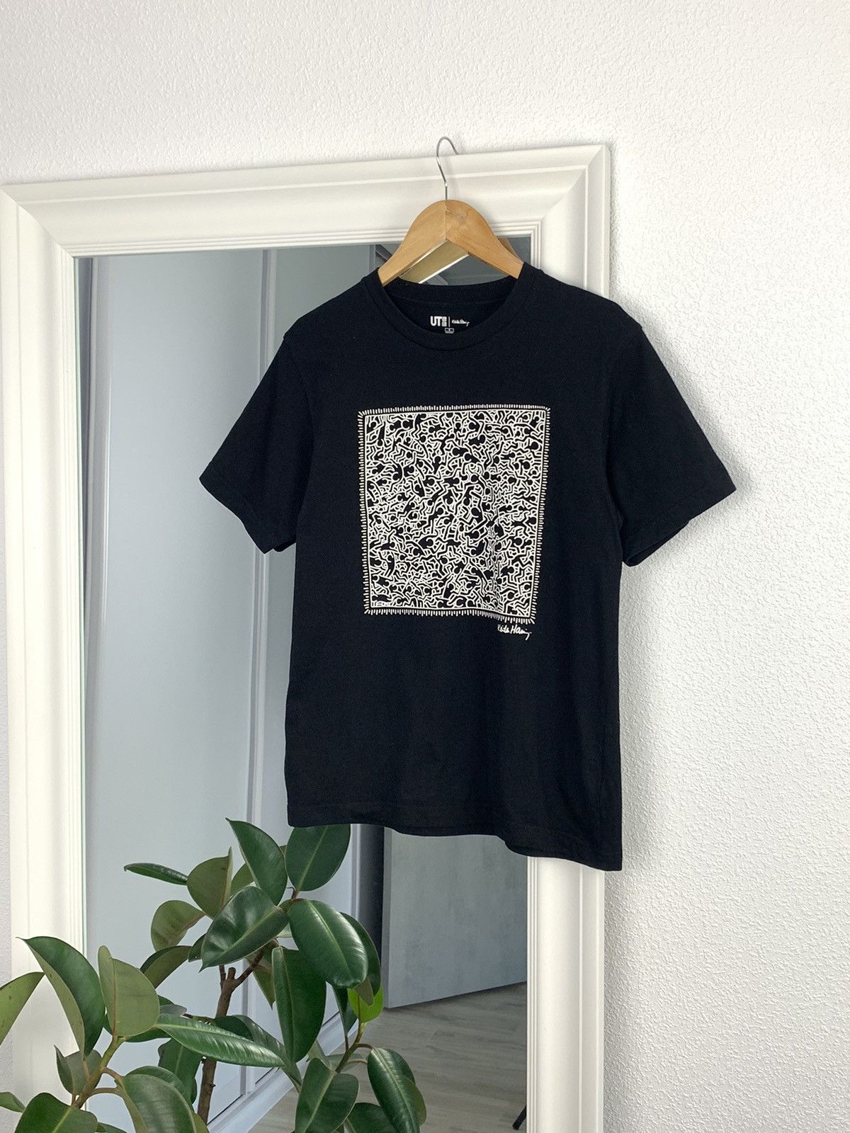 Uniqlo Uniqlo x Keith Haring Art Tee Abstract Art Designer T-Shirt Size US S / EU 44-46 / 1 - 3 Thumbnail