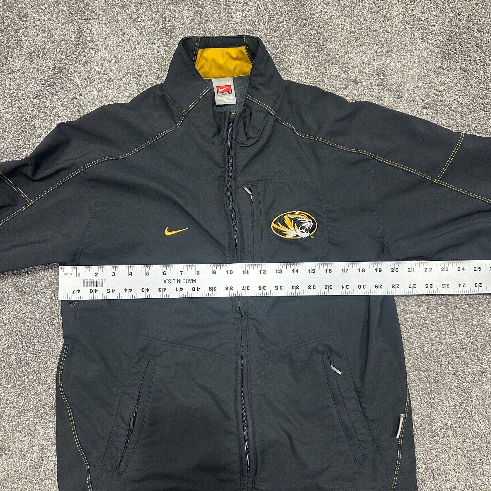 Nike Vtg Nike Missouri Tigers Hardshell Jacket Heavyweight Mens M Size US M / EU 48-50 / 2 - 6 Thumbnail