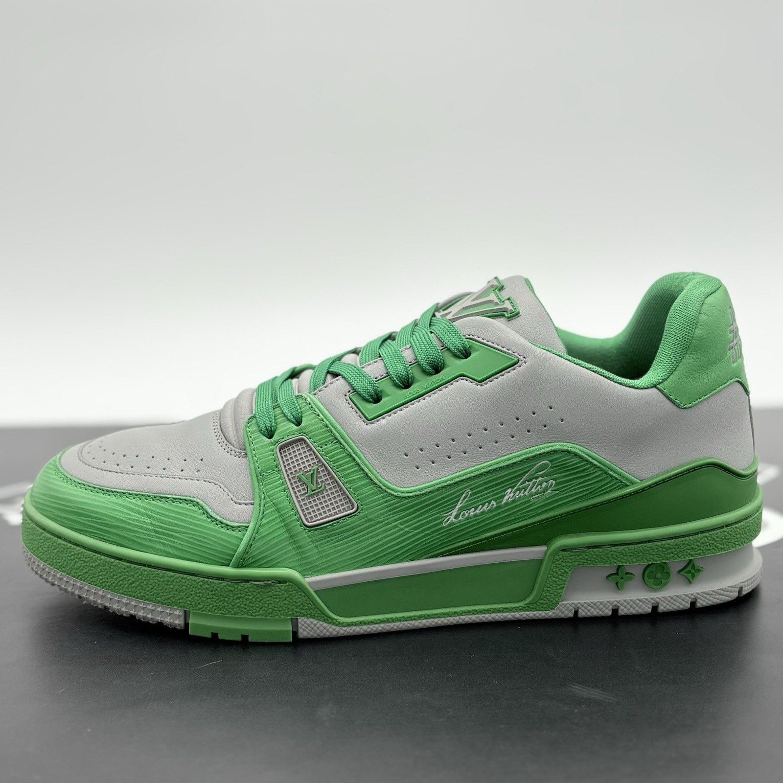 Louis Vuitton (9.5-10 US) Louis Vuitton LV Trainer ' Green Grey ' | CLEAN! Size US 10 / EU 43 - 8 Thumbnail