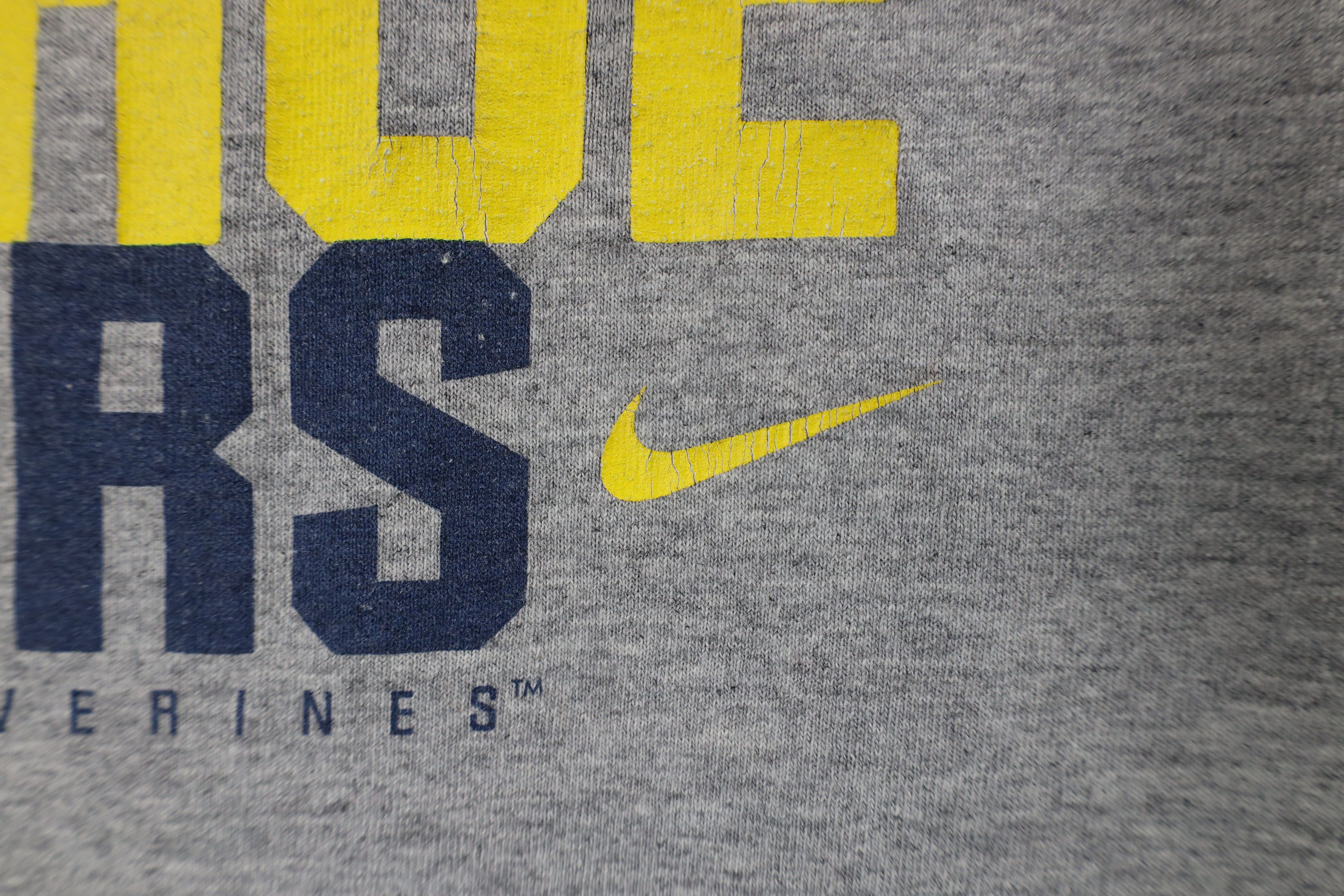 Nike × Vintage Vintage Nike Mini Swoosh University of Michigan T-Shirt Size US L / EU 52-54 / 3 - 5 Thumbnail