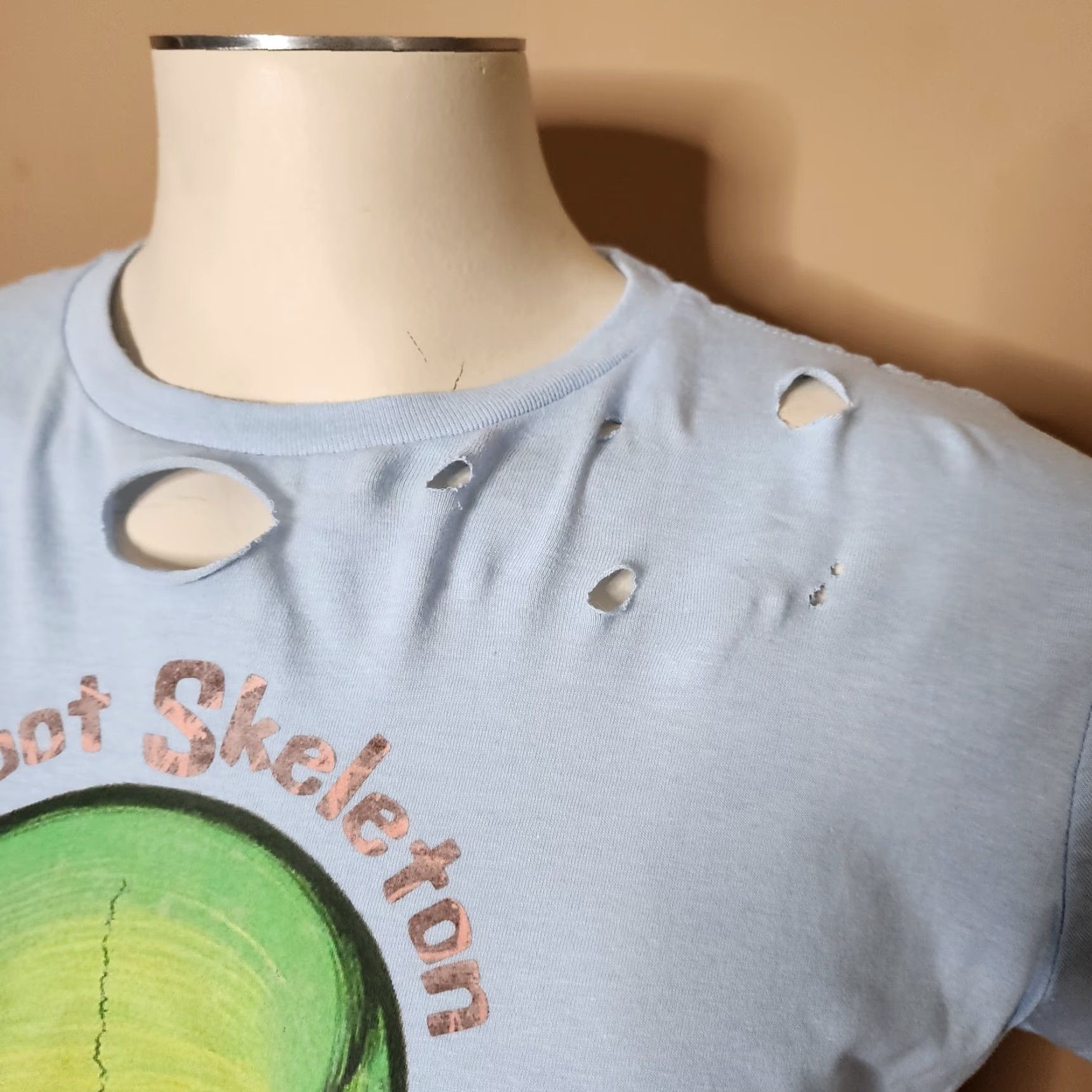 Gildan Gildan Distressed Halloween T-Shirt Womens XL Blue Skull 12 Foot Skeleton Club Vintage Shirt Mens Womens Girls Size XL / US 12-14 / IT 48-50 - 5 Thumbnail