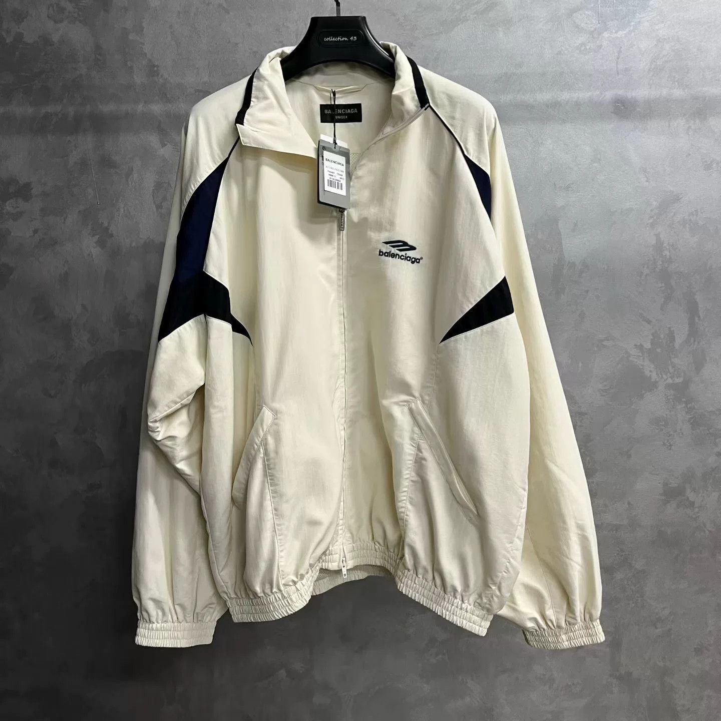 Balenciaga Balenciaga Retro Printed Multi Light Jacket s Men Size US S / EU 44-46 / 1 - 1 Thumbnail