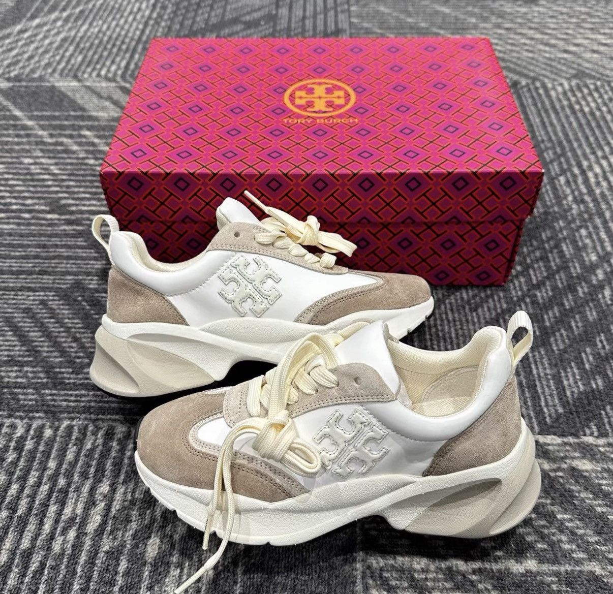 Tory Burch Tory Burch Good Luck Low-top Fashion Sneakers J42 Size US 5 / IT 35 - 4 Thumbnail