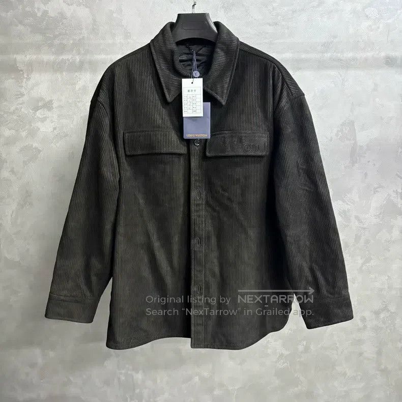 Louis Vuitton Louis Vuitton Black Solid Lapel Long Sleeve Single Breaste Size US L / EU 52-54 / 3 - 1 Thumbnail