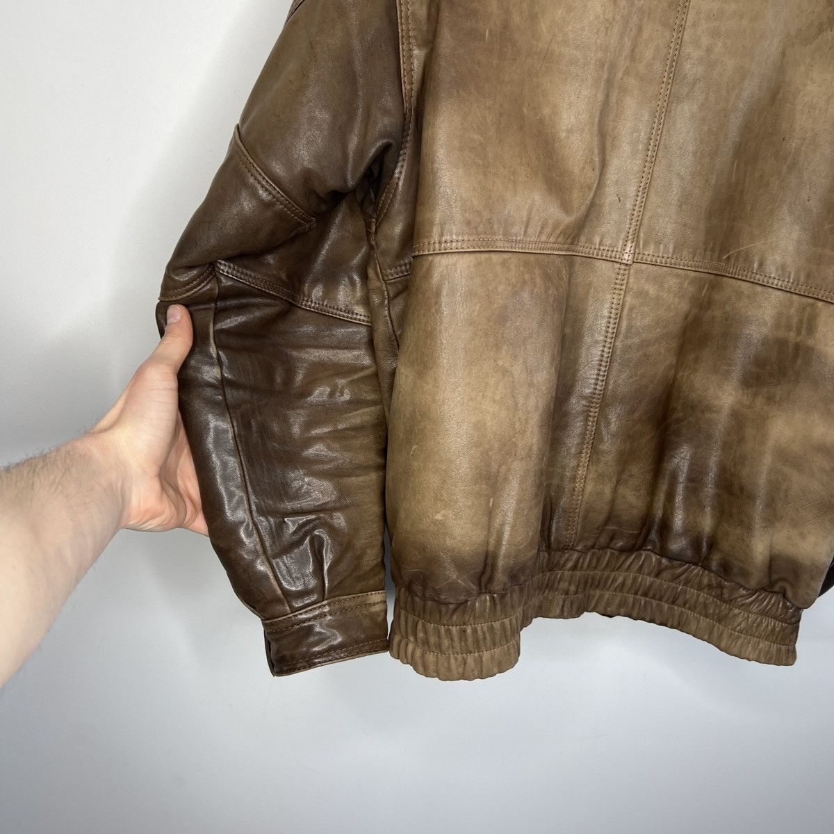 Vintage Vintage Genuine Leather Brown Jacket Flight Bomber 90s Size US M / EU 48-50 / 2 - 11 Thumbnail