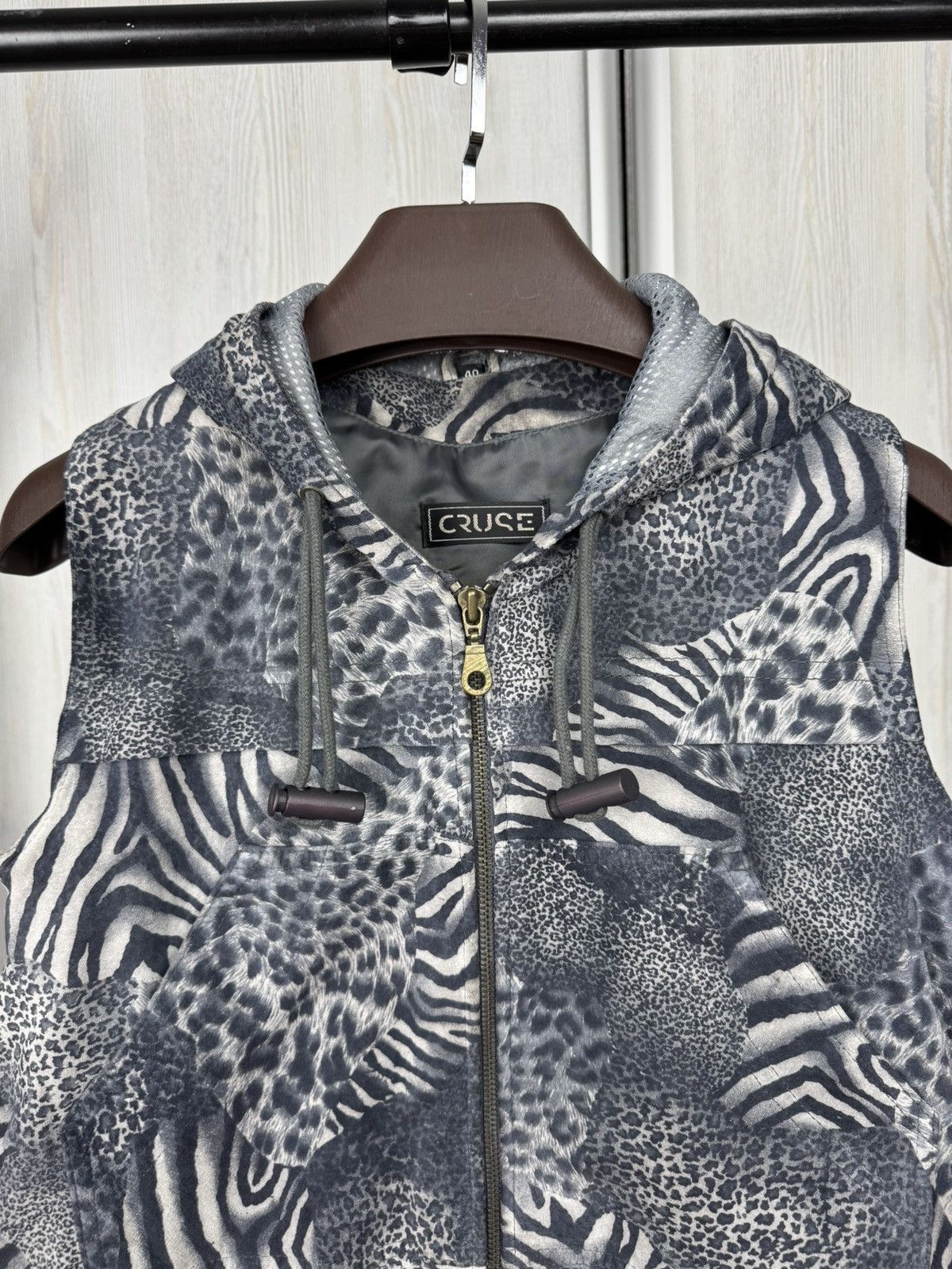 Vintage Cruse vintage animal leopard tiger print leather hooded vest Size L / US 10 / IT 46 - 3 Thumbnail