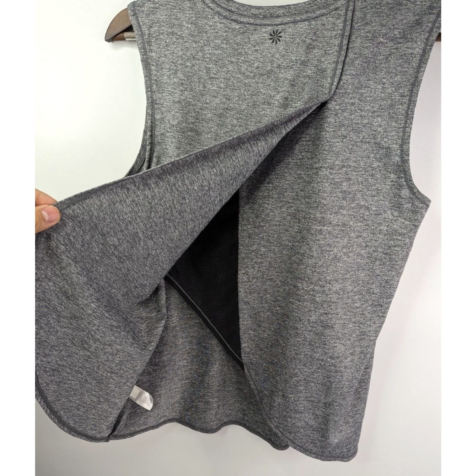 Athleta Athleta Tank Top Women’s S Gray Sleeveless Sunlover Crew Neck Pullover Back | Activewear | Nylon Lycra Polyester | 211628 Size S / US 4 / IT 40 - 3 Thumbnail
