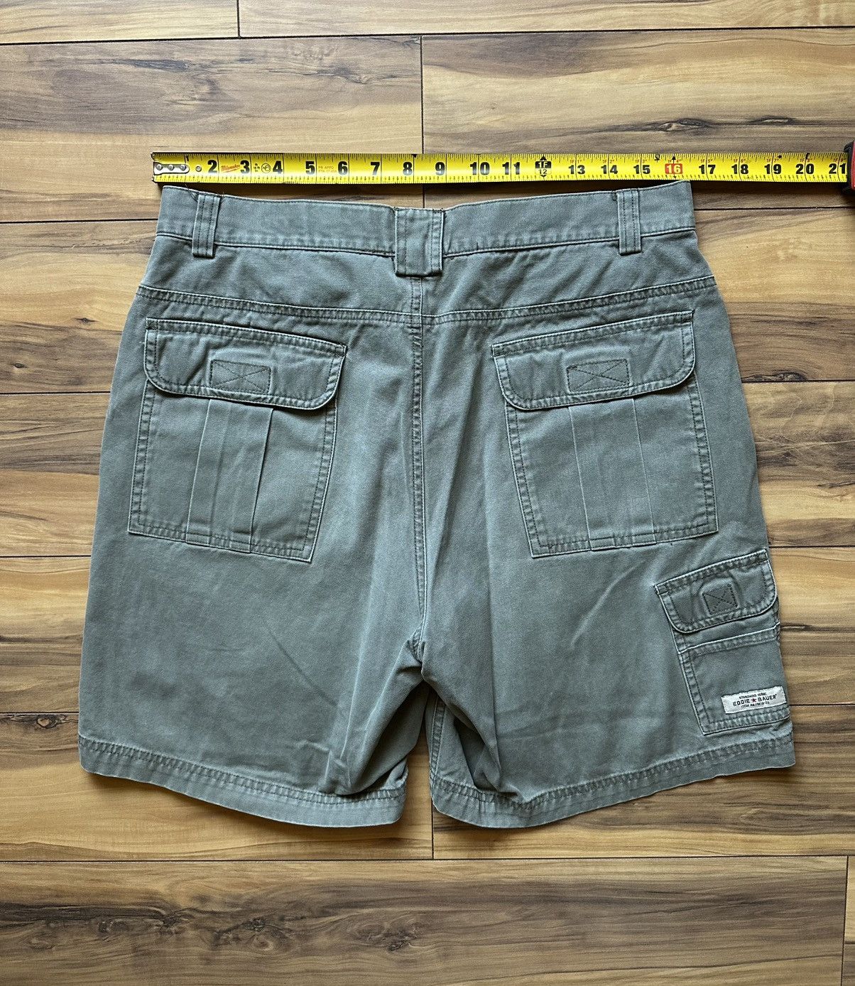 Eddie Bauer Eddie Bauer Olive Cargo Shorts for Men Size US 32 / EU 48 - 5 Thumbnail