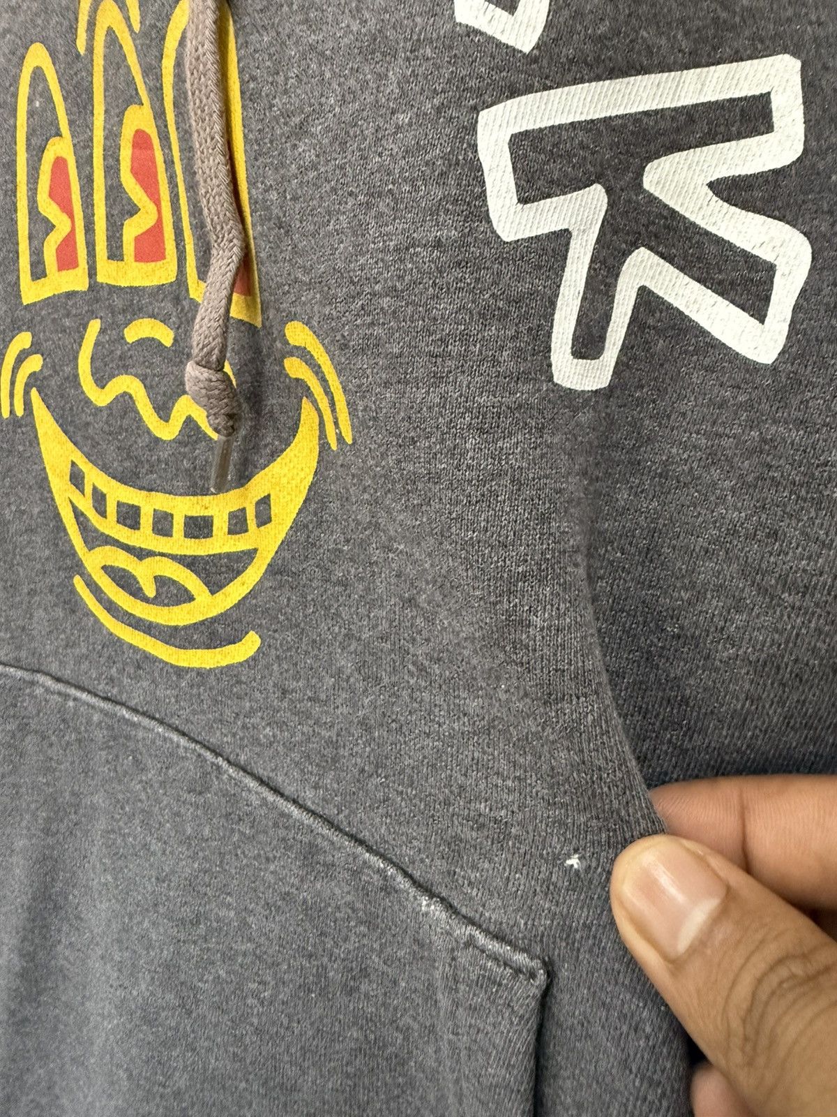 Japanese Brand 🔥 Uniqlo Japan Keith Haring NYC Sunfaded Sweat Hoodie - M Size US M / EU 48-50 / 2 - 5 Thumbnail