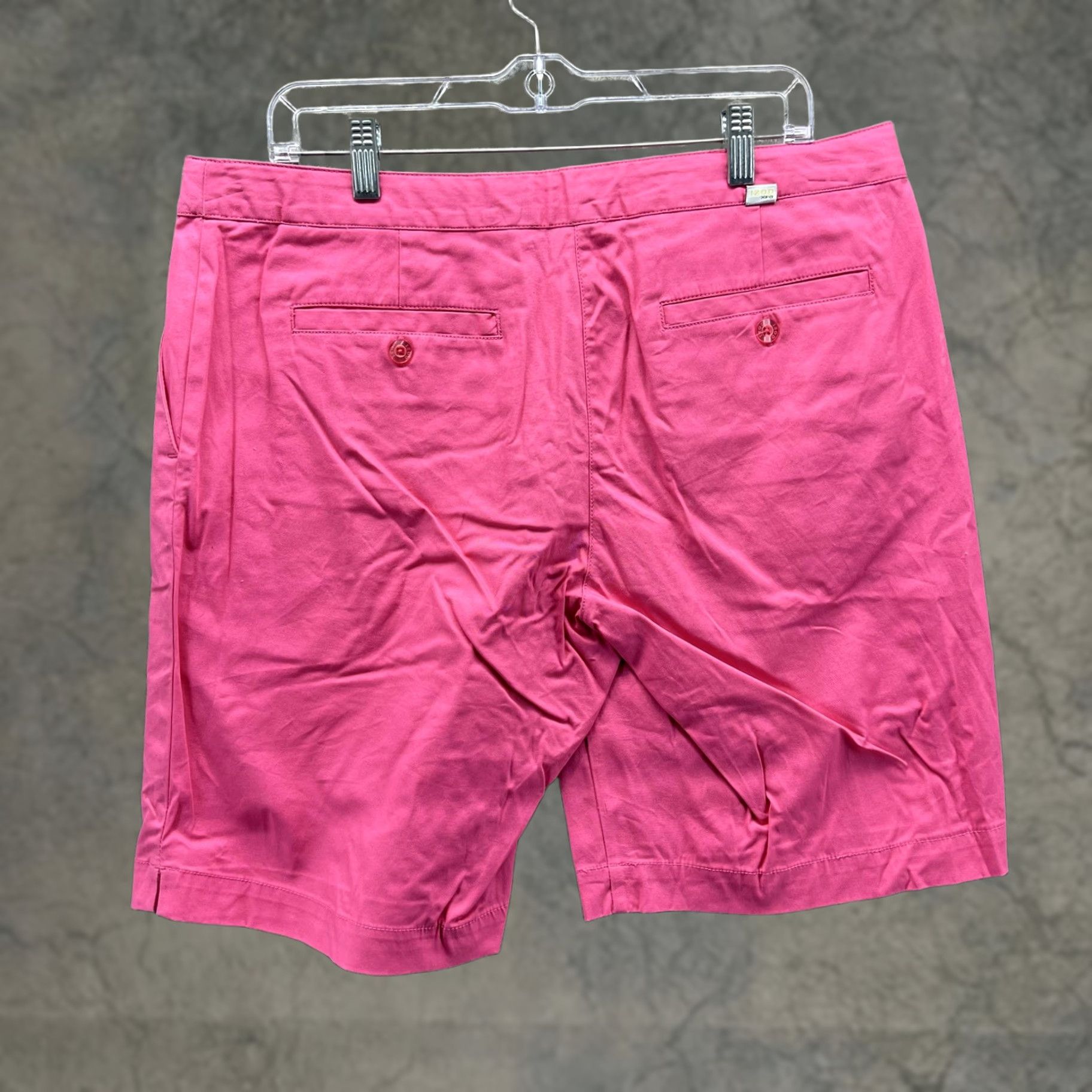 Izod Izod XFG Shorts Womens 14 Pink Golf Chino Stretch Flat Front Pockets Casual Size 36" / US 14 / IT 50 - 1 Thumbnail