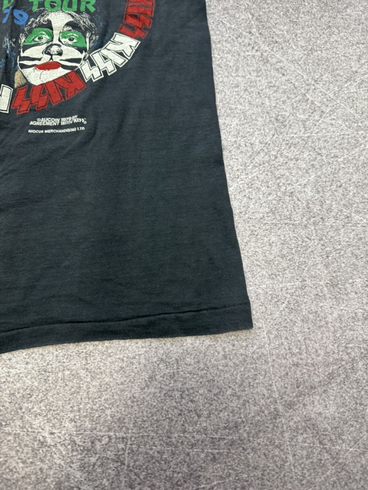 Band Tees Vintage 1979 Kiss World Tour Paper Thin T Shirt Size US S / EU 44-46 / 1 - 6 Thumbnail