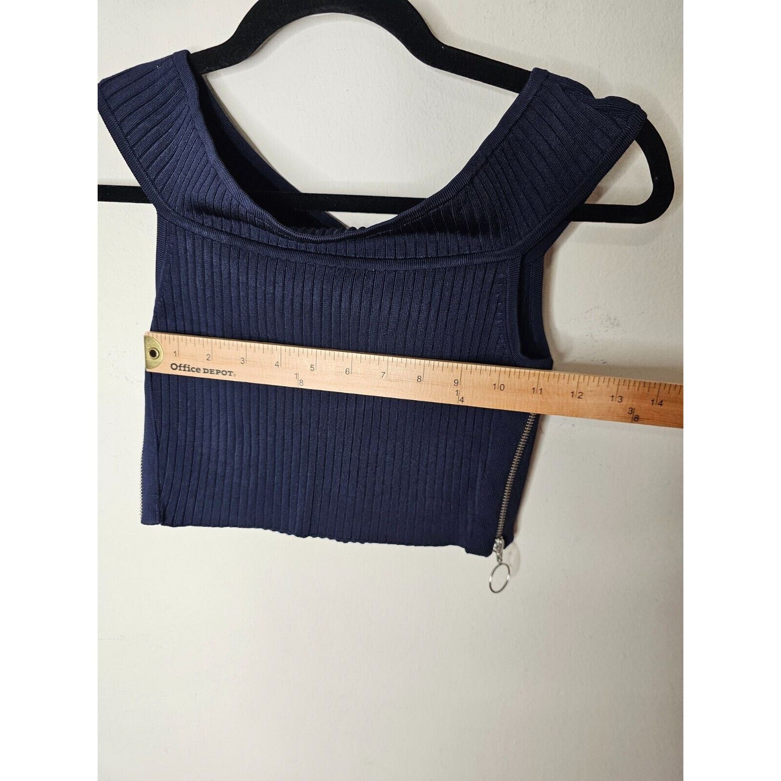 Other Arc Navy Off Shoulder Ribbed Sweater Side Zip Crop Top P S Size S / US 4 / IT 40 - 6 Thumbnail