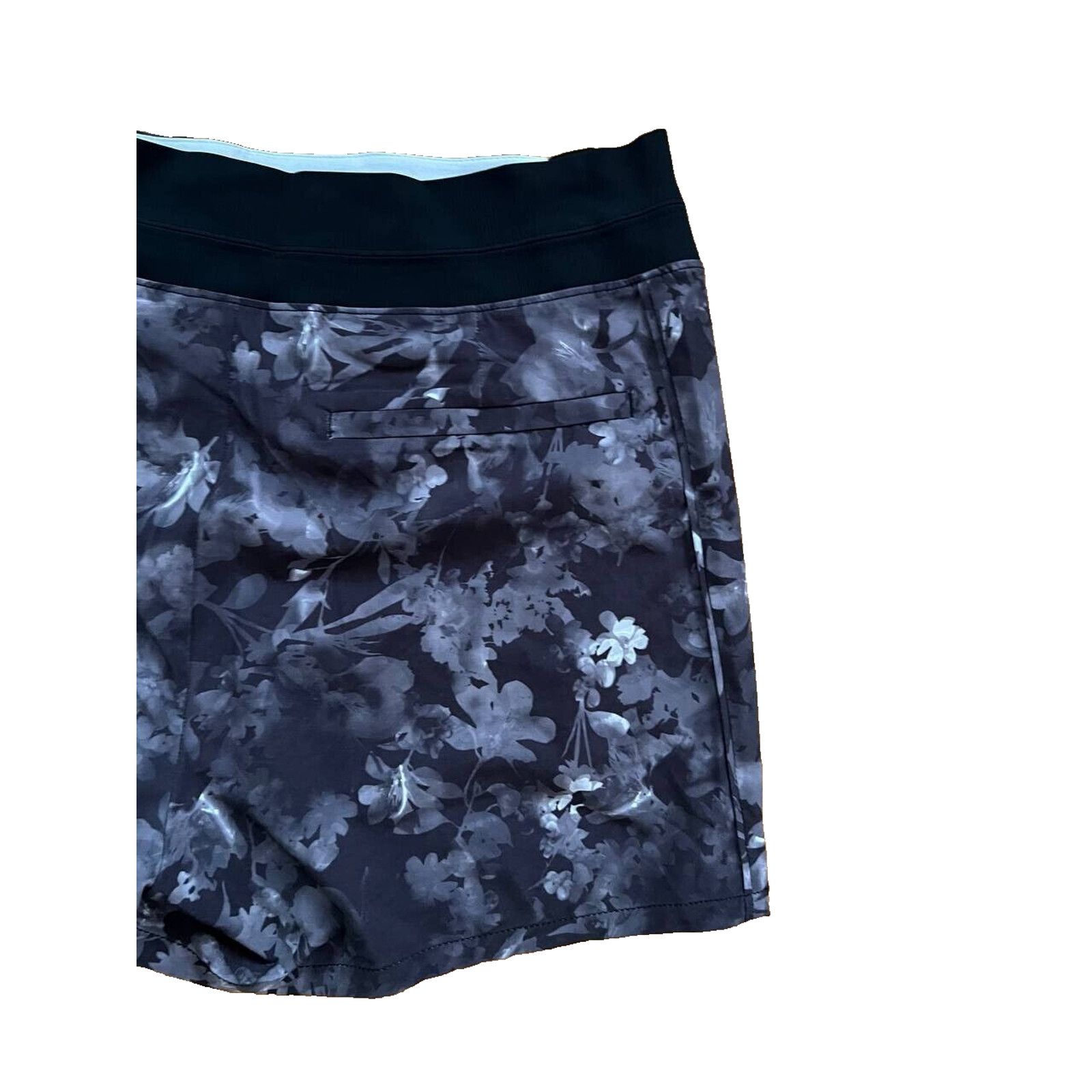Athleta Athleta Brooklyn Floral Black Printed Shorts 12 A000570 Size 34" / US 12 / IT 48 - 9 Thumbnail