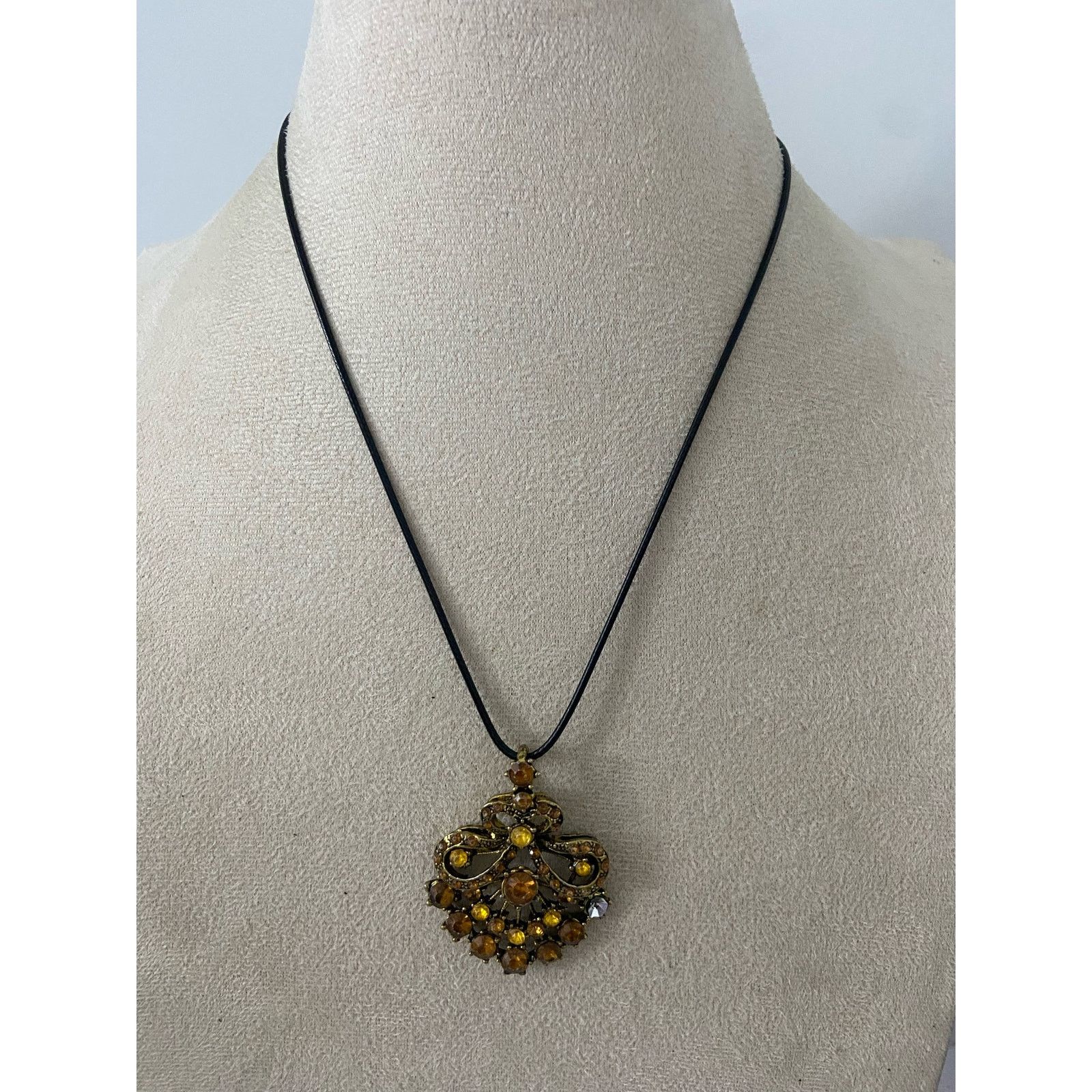 Vintage brown glass pendant necklace Size ONE SIZE - 1 Thumbnail