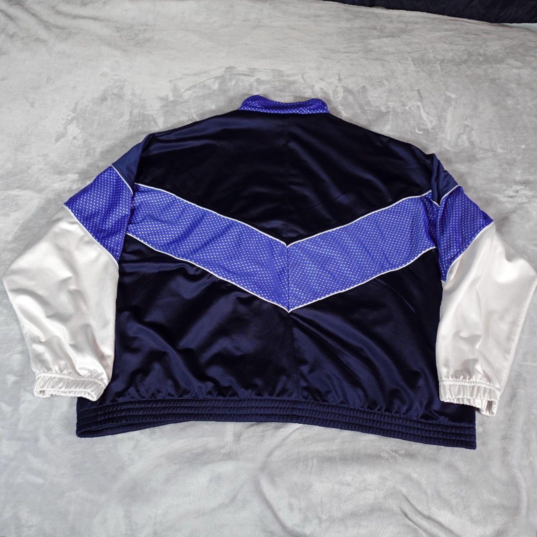 Nike VINTAGE Nike Track Jacket Mens 2XL Blue 90s Basketball Boxy Fit Full Zip Mens XL (Fits 2XL) Size US XXL / EU 58 / 5 - 7 Thumbnail
