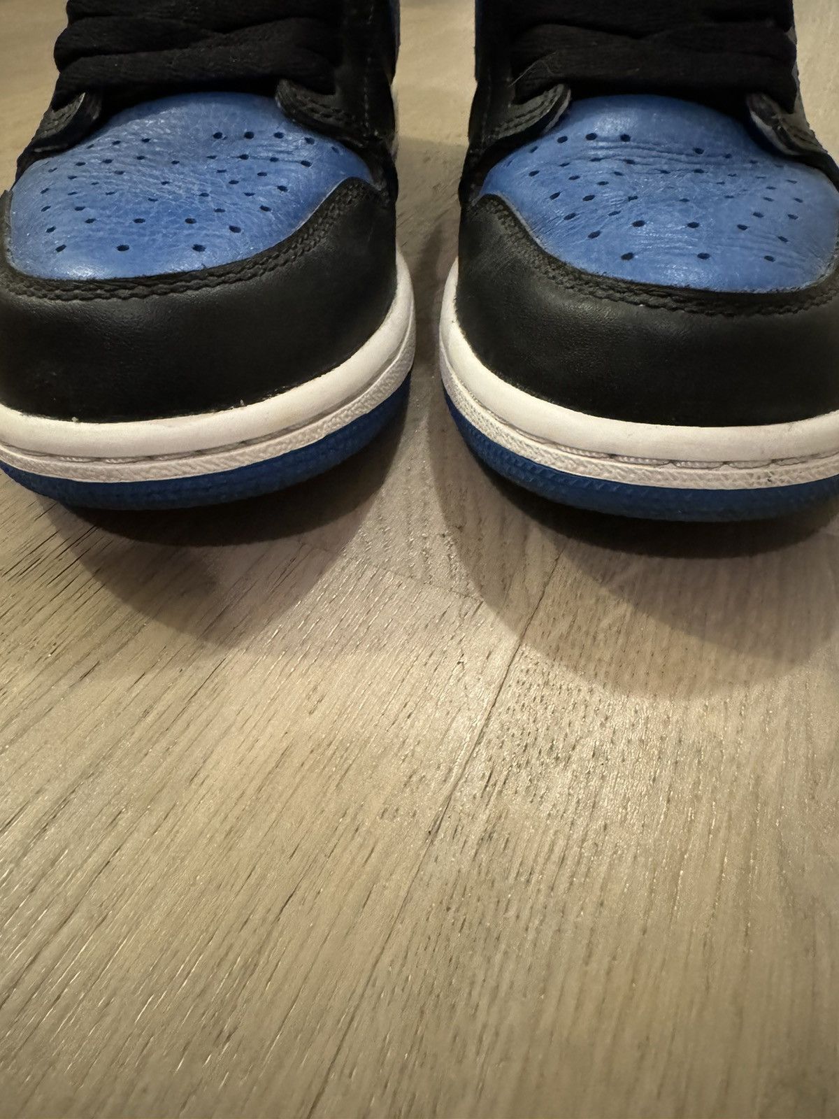 Nike NIKE AIR Jordan 1 Retro Royal size US8 / UK7 used condition Size US 8 / EU 41 - 5 Thumbnail