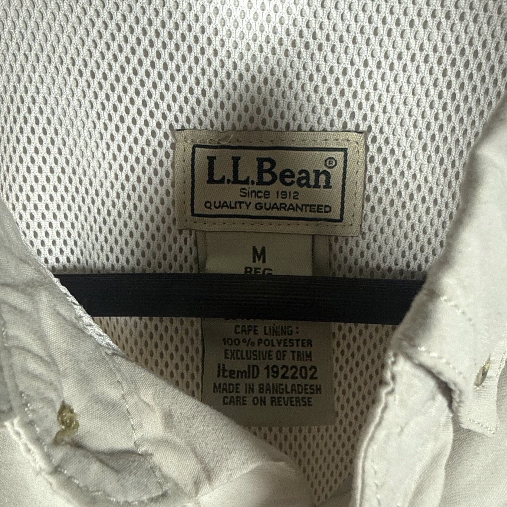 Vintage VINTAGE LL Bean Beige Button Up Nylon Shirt Mens Size M Size US M / EU 48-50 / 2 - 3 Thumbnail
