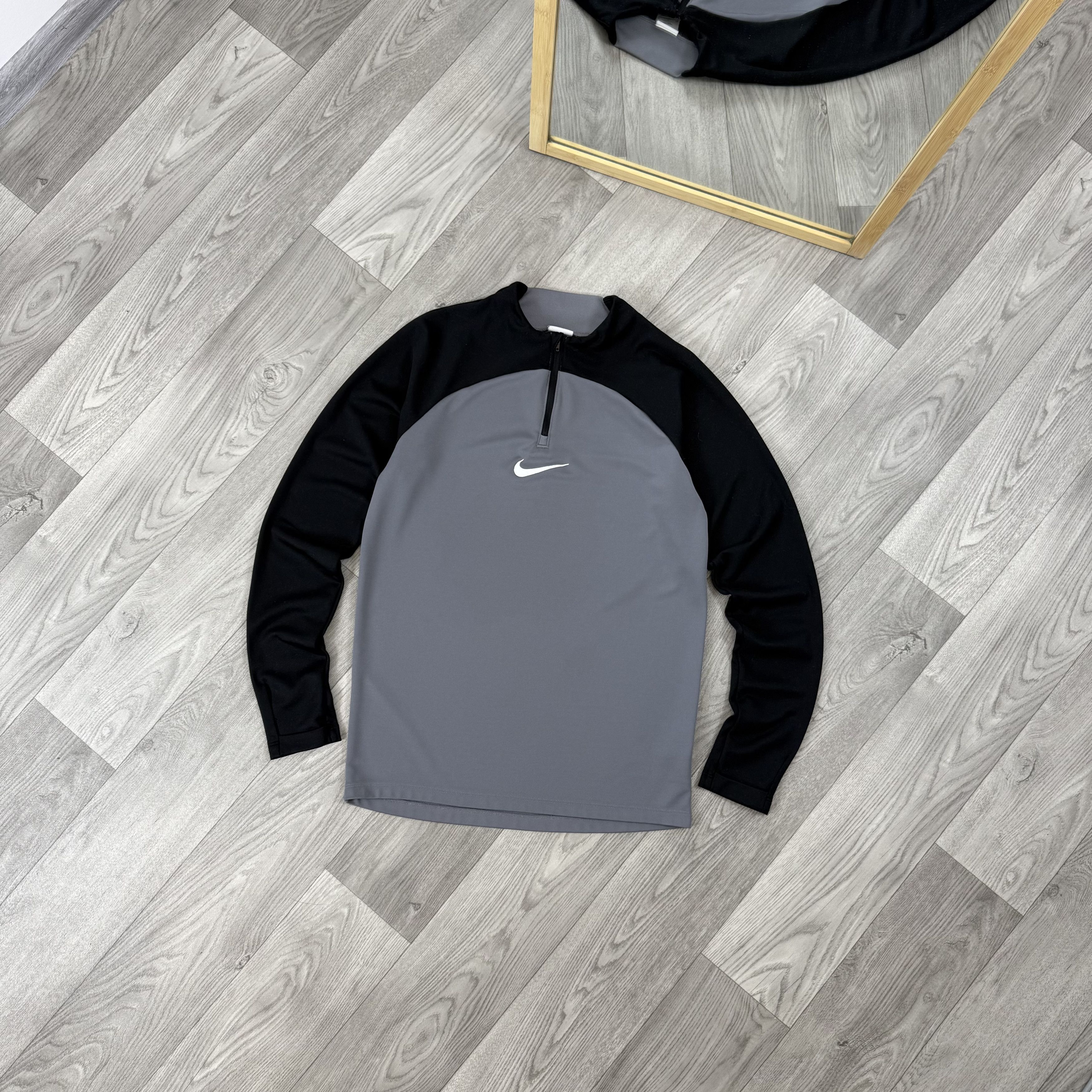 Nike Nike Dri-Fit Compression Long Sleeve Rashguard Tee Shirt Size US S / EU 44-46 / 1 - 1 Thumbnail