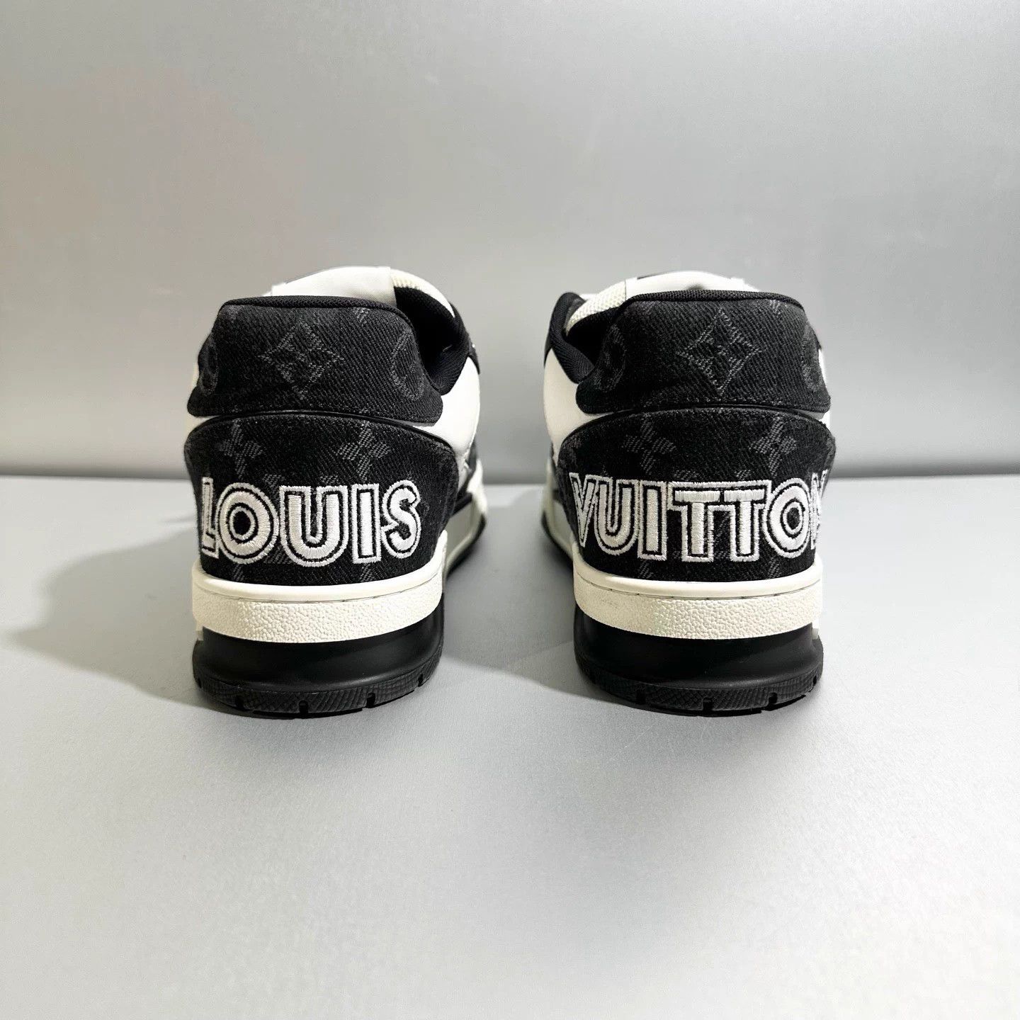 Louis Vuitton LV Black & White Velcro 5/39 Worn Once Size US 6 / EU 39 - 5 Thumbnail