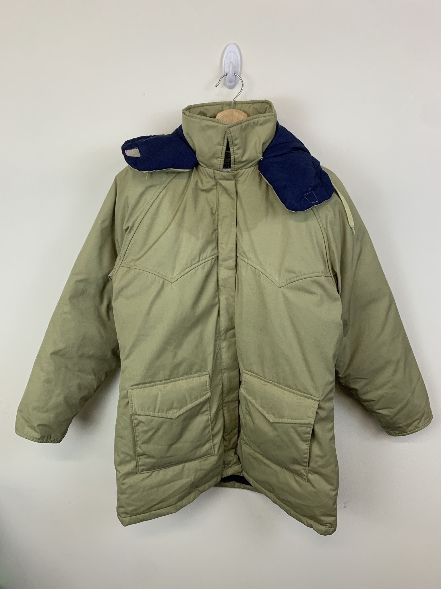 Vintage Vintage 1990s Woolrich Removable Hood Tan Puffer Parka Size S Size US S / EU 44-46 / 1 - 1 Thumbnail
