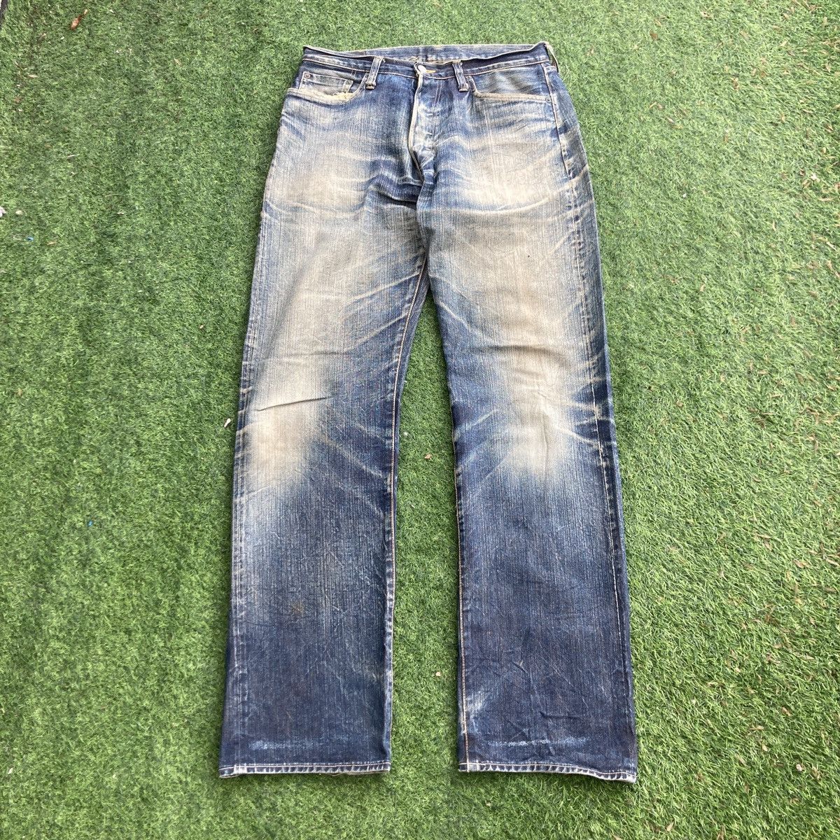 STUDIO D’ ARTISAN SELVEDGE DISTRESSED JEANS