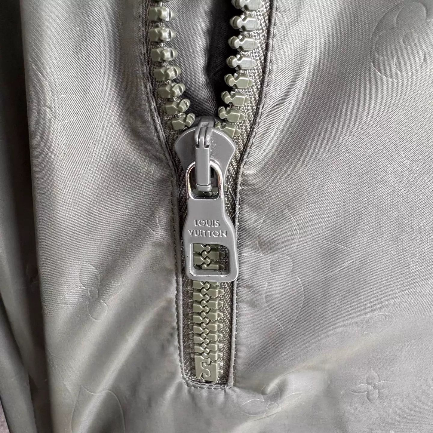 Louis Vuitton LV Green Monogram 2-sided down jacket 46 Size US S / EU 44-46 / 1 - 8 Thumbnail
