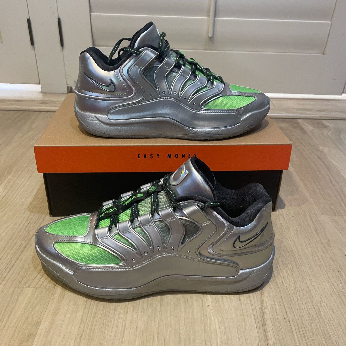 Nike KD EYBL vol 18 Size US 9 / EU 42 - 2 Thumbnail